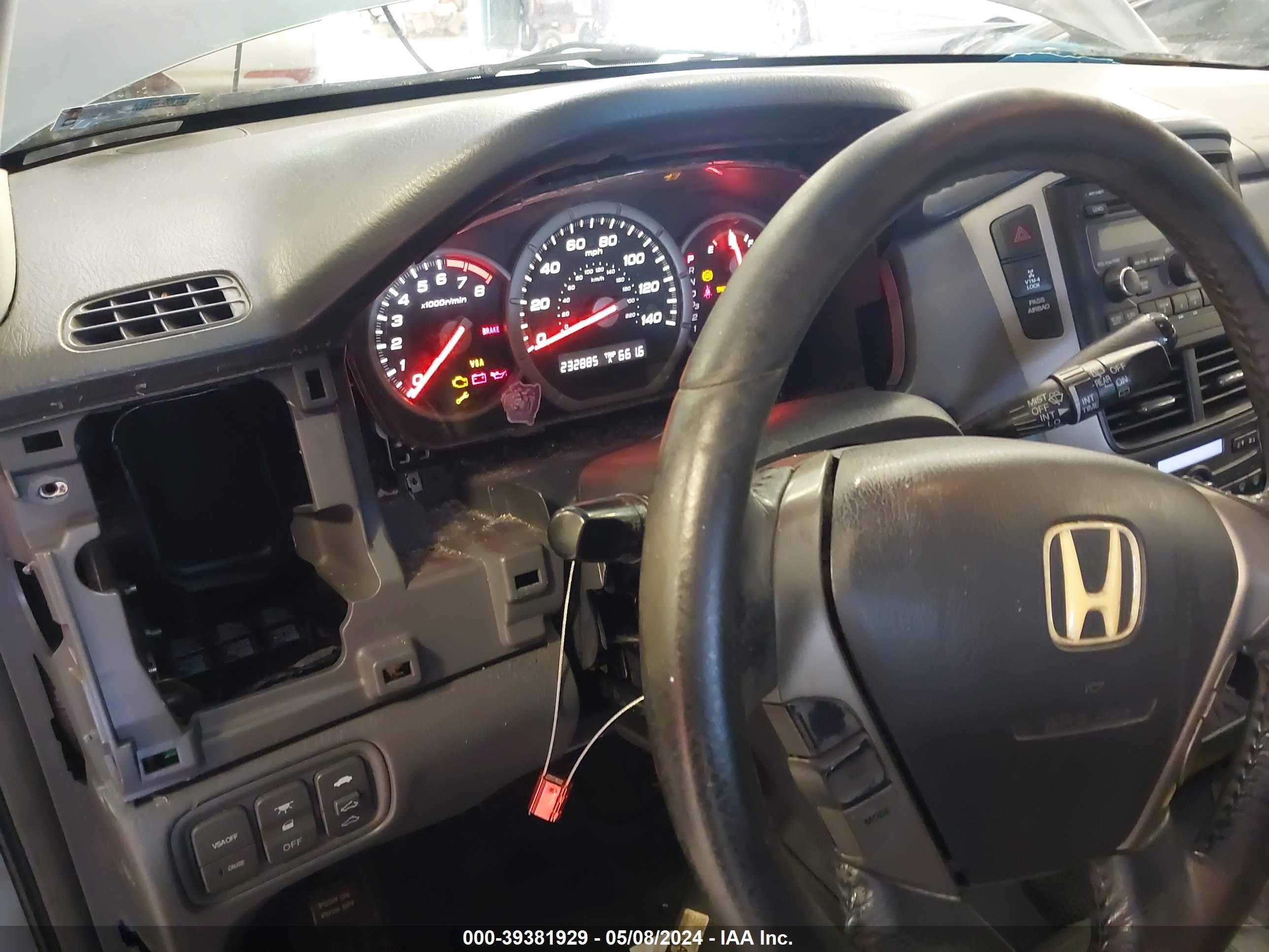 Photo 13 VIN: 5FNYF18668B012456 - HONDA PILOT 