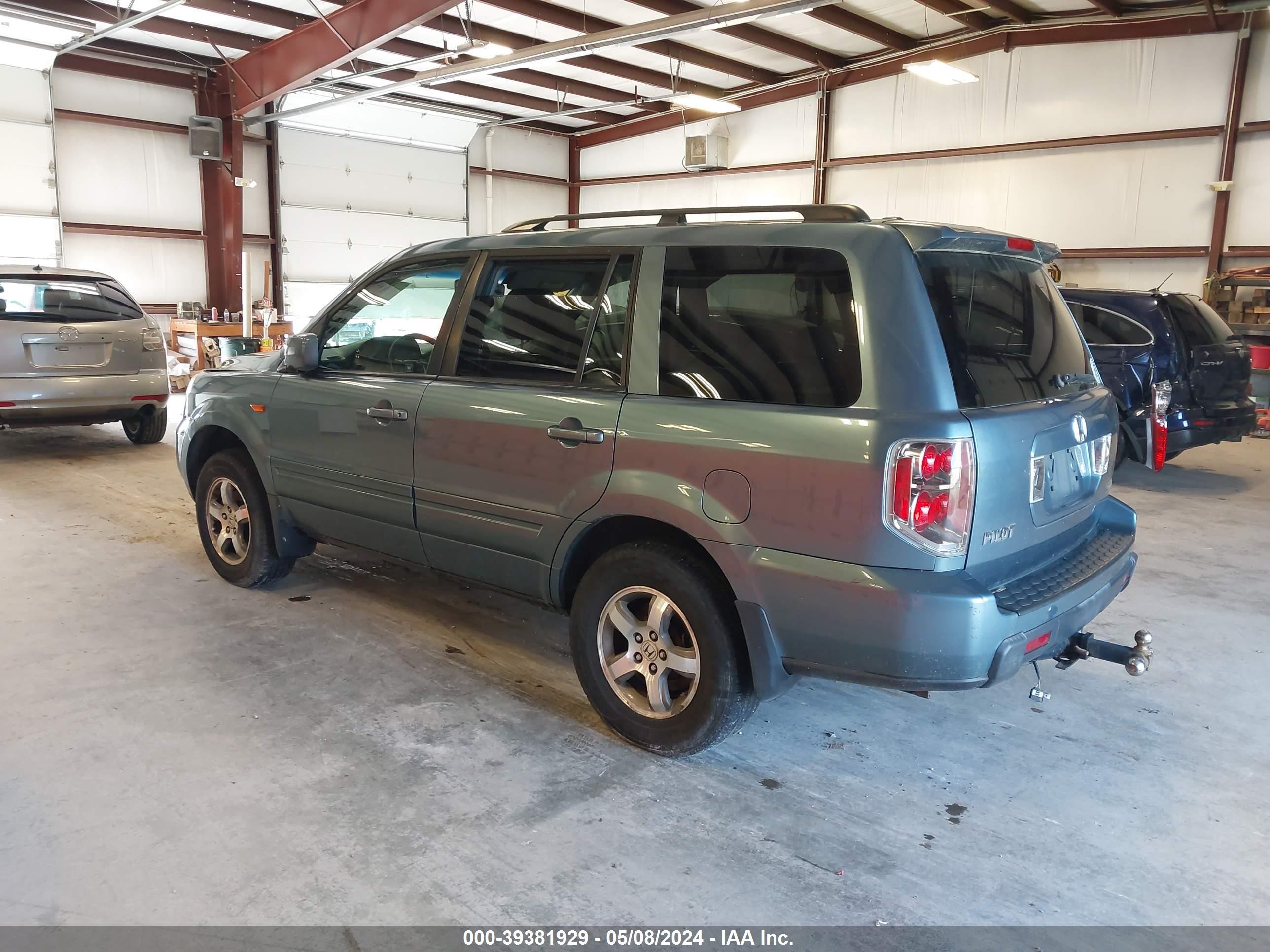 Photo 2 VIN: 5FNYF18668B012456 - HONDA PILOT 