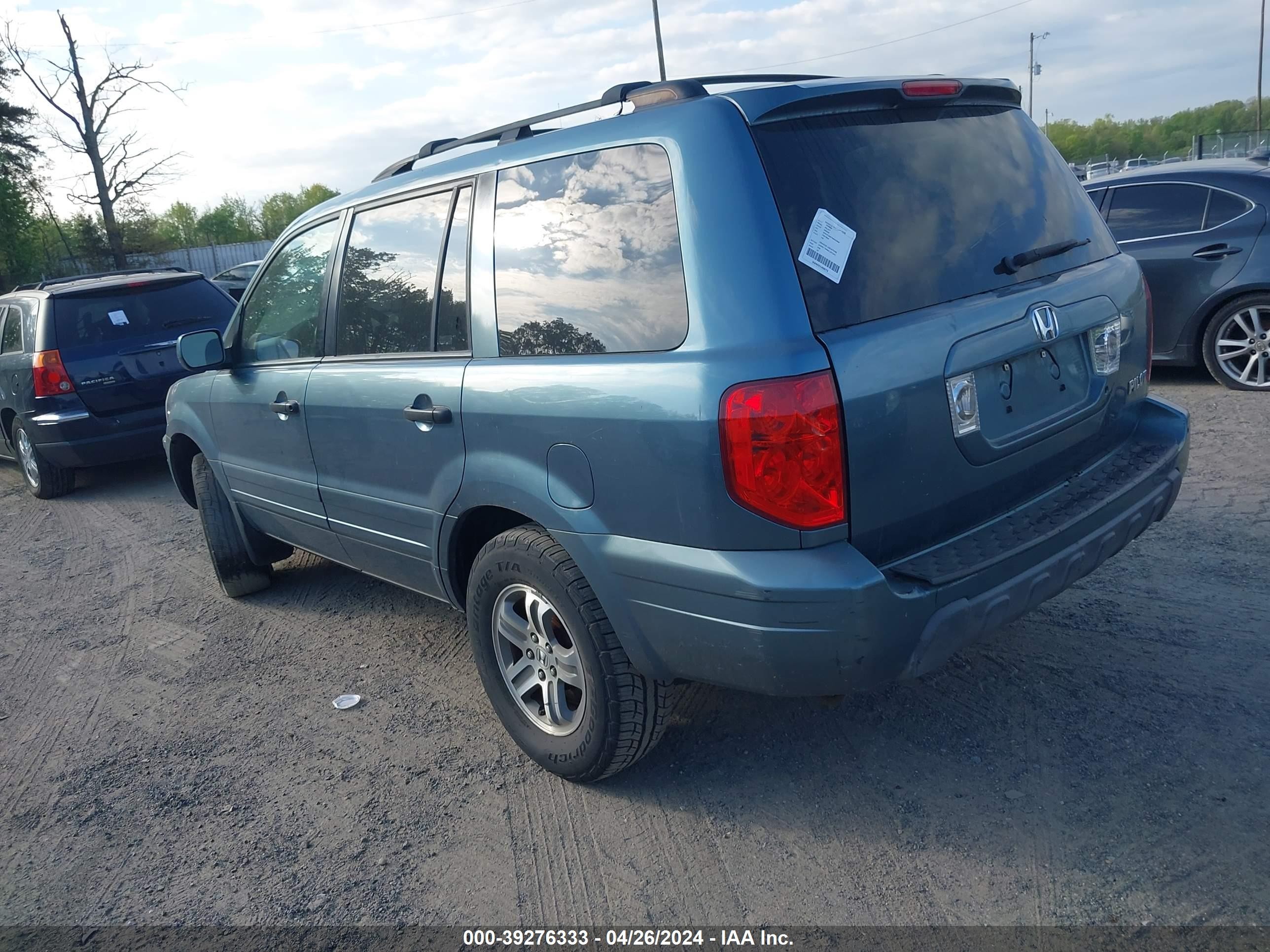 Photo 2 VIN: 5FNYF18675B053660 - HONDA PILOT 