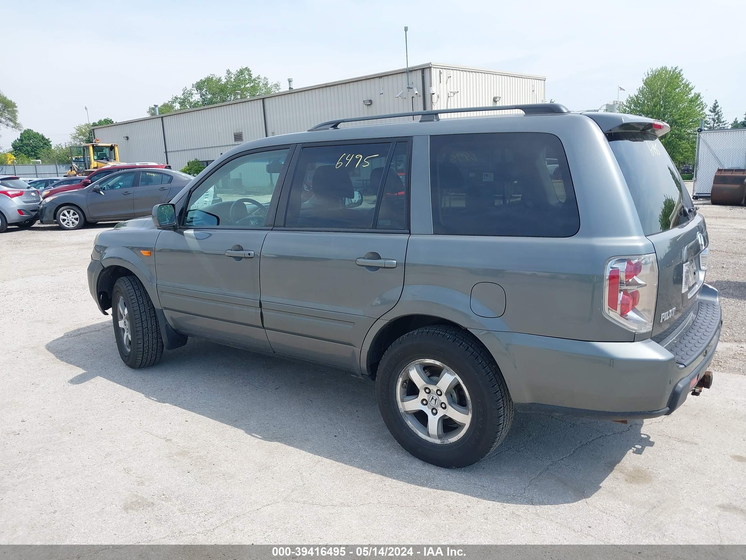 Photo 2 VIN: 5FNYF18697B004527 - HONDA PILOT 