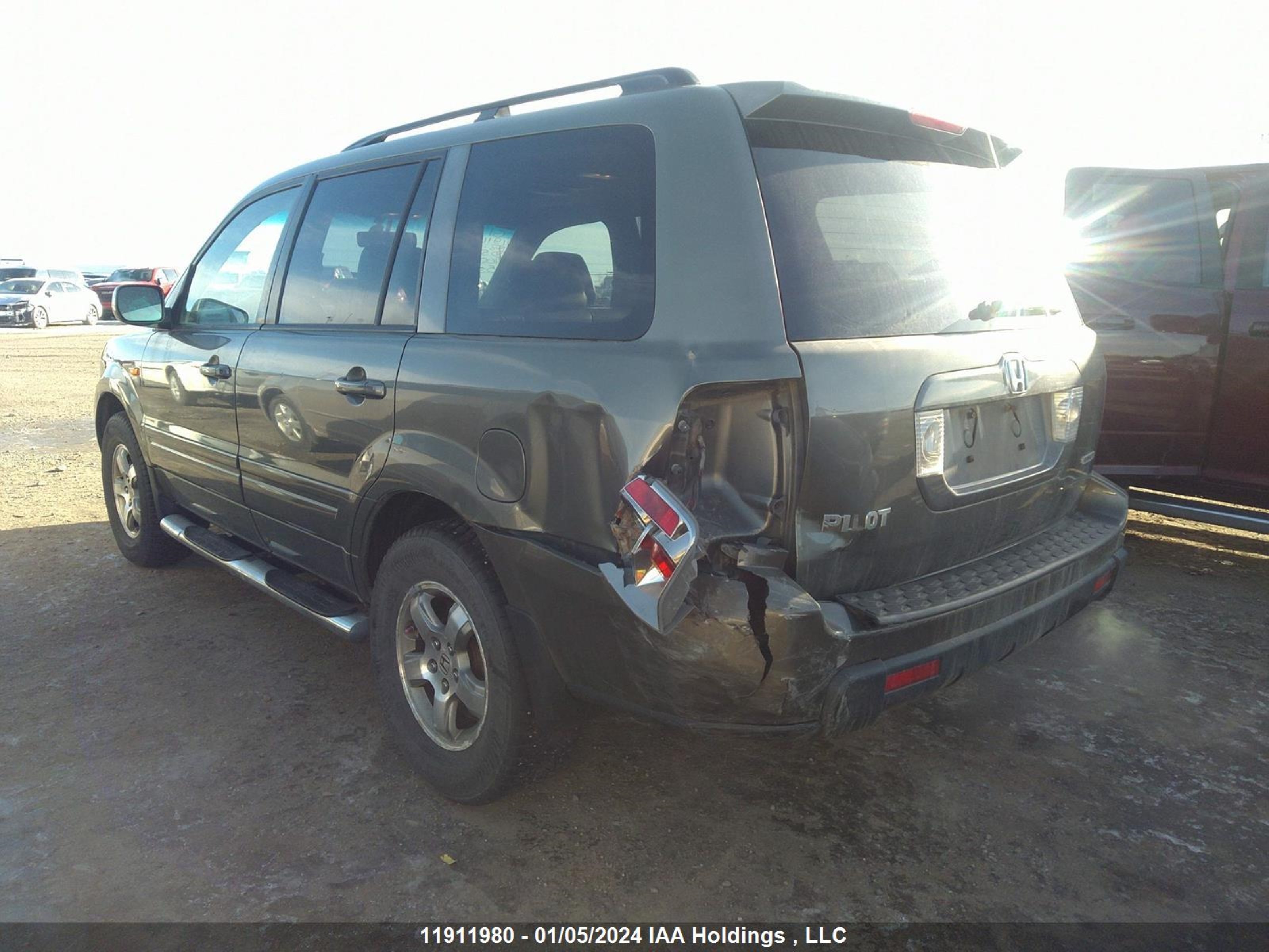 Photo 2 VIN: 5FNYF18698B501062 - HONDA PILOT 