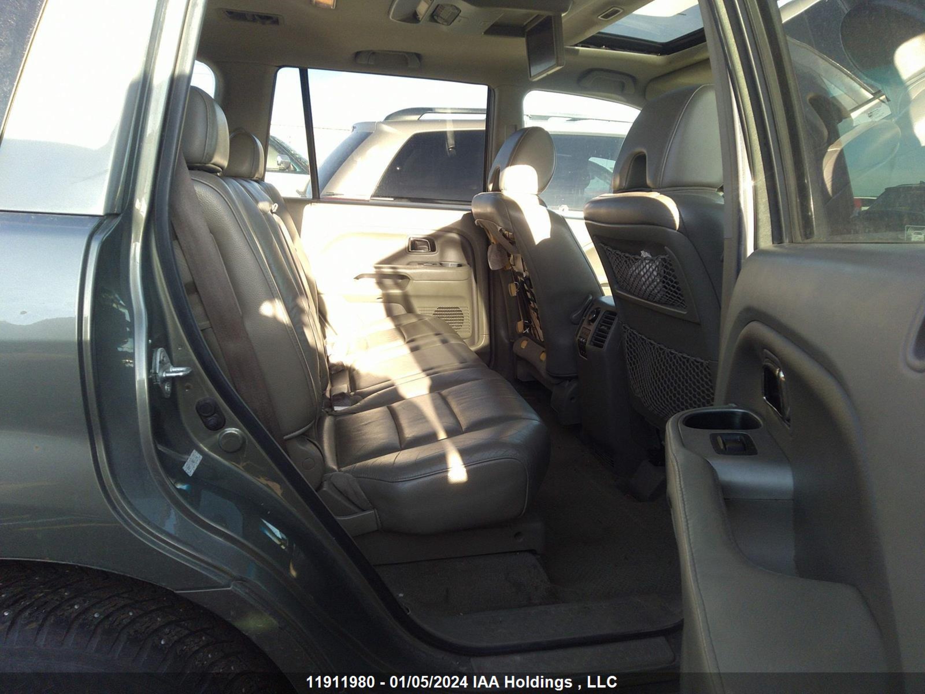 Photo 7 VIN: 5FNYF18698B501062 - HONDA PILOT 