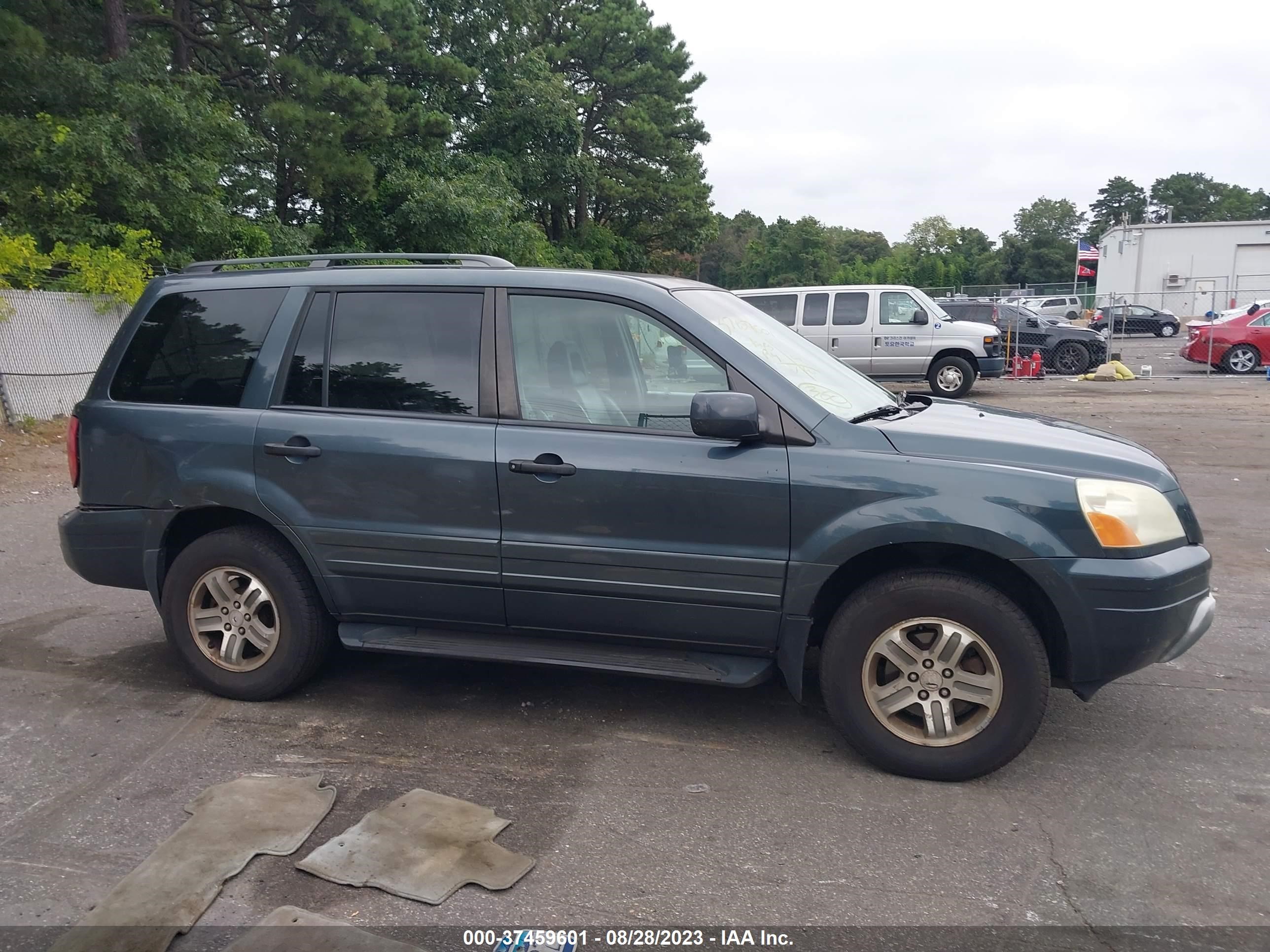 Photo 12 VIN: 5FNYF186X5B048422 - HONDA PILOT 