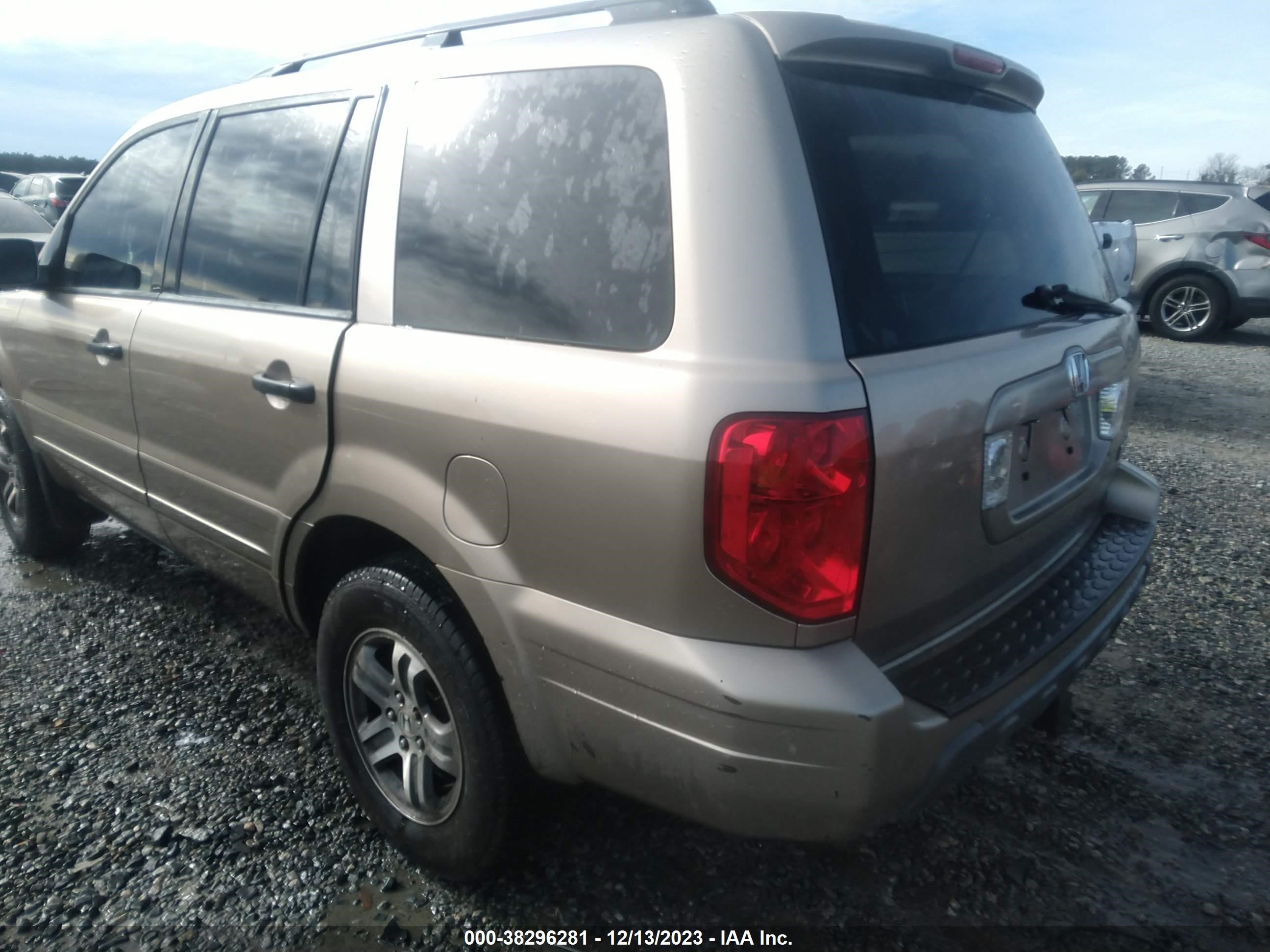 Photo 5 VIN: 5FNYF186X5B060490 - HONDA PILOT 