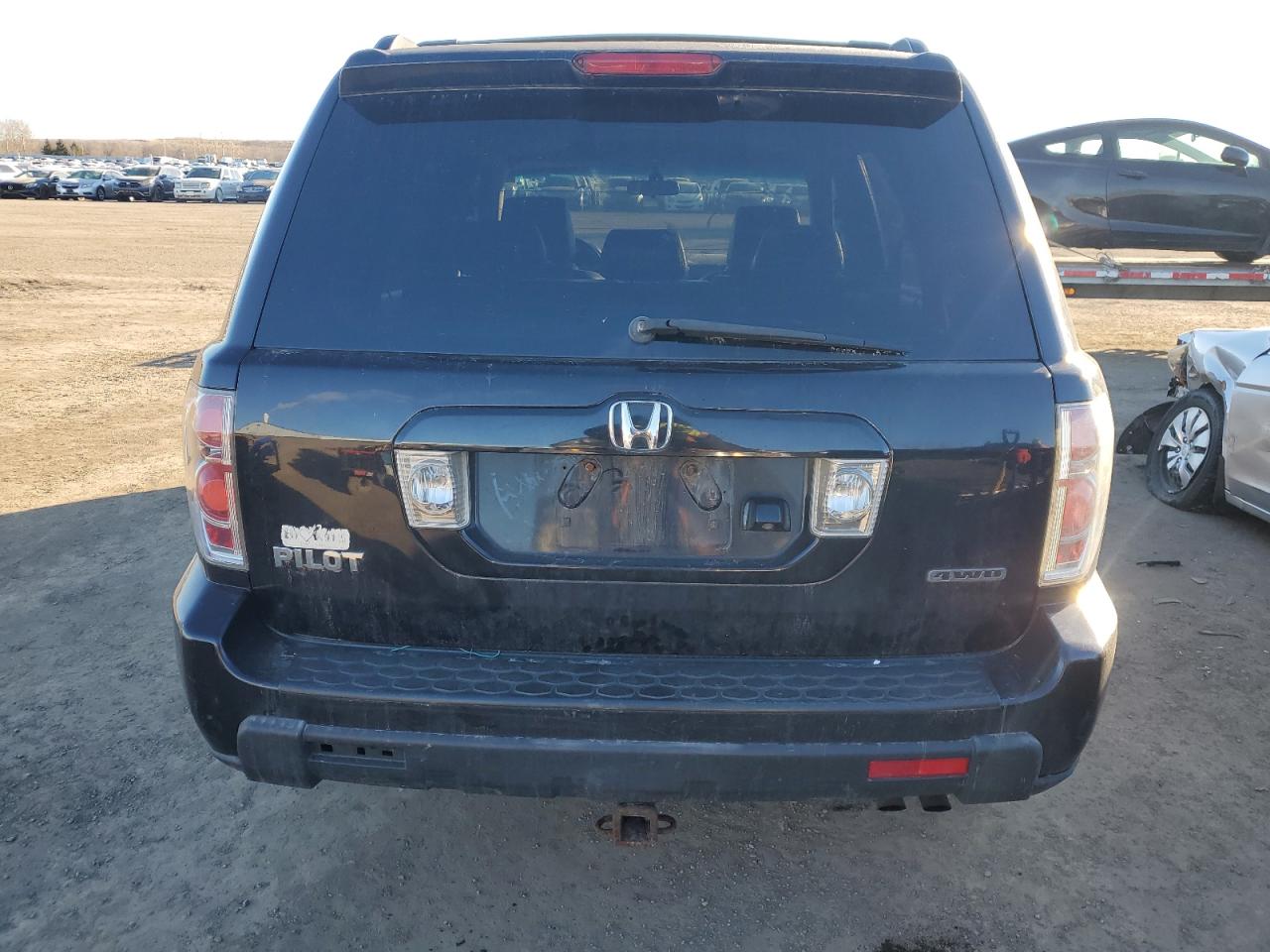 Photo 5 VIN: 5FNYF18706B004018 - HONDA PILOT 