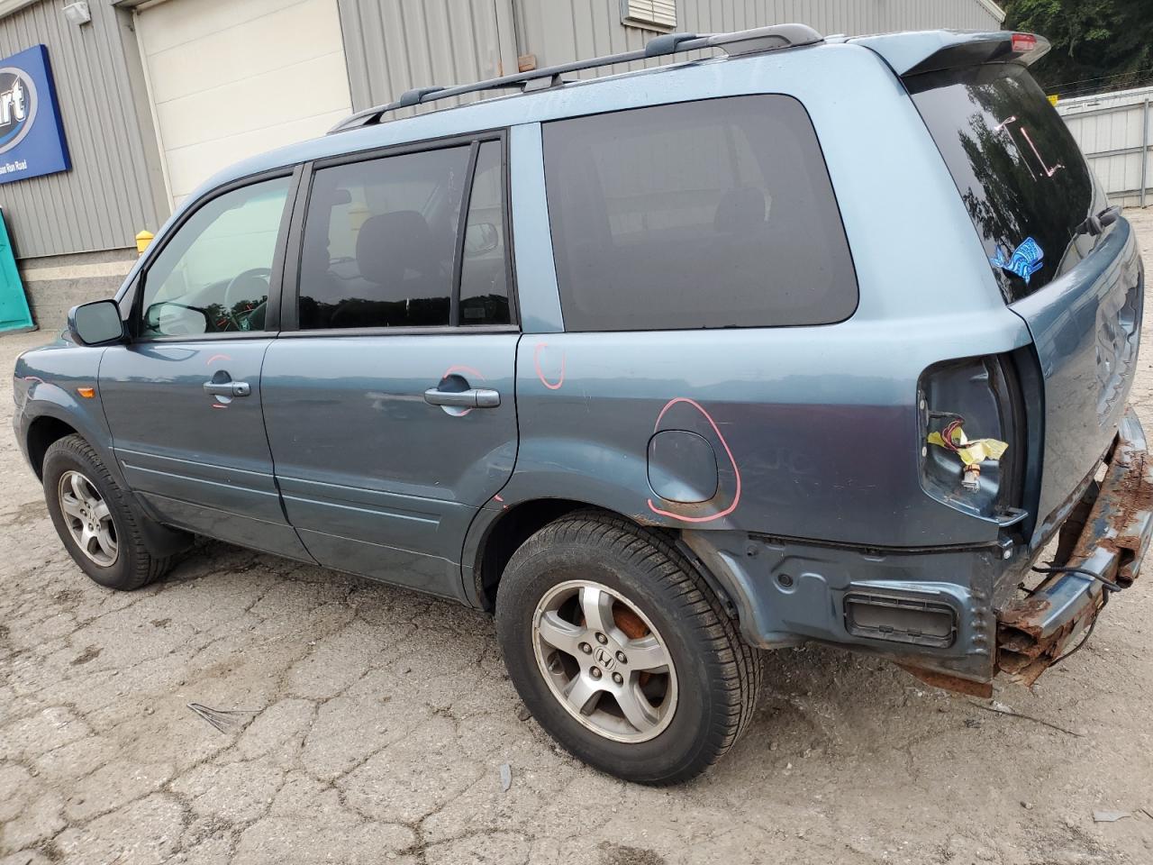 Photo 1 VIN: 5FNYF18708B014051 - HONDA PILOT 