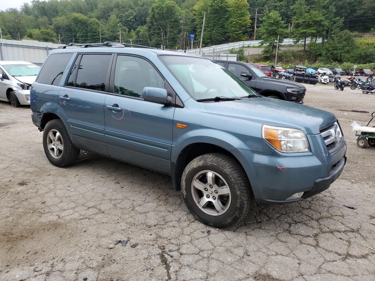 Photo 3 VIN: 5FNYF18708B014051 - HONDA PILOT 