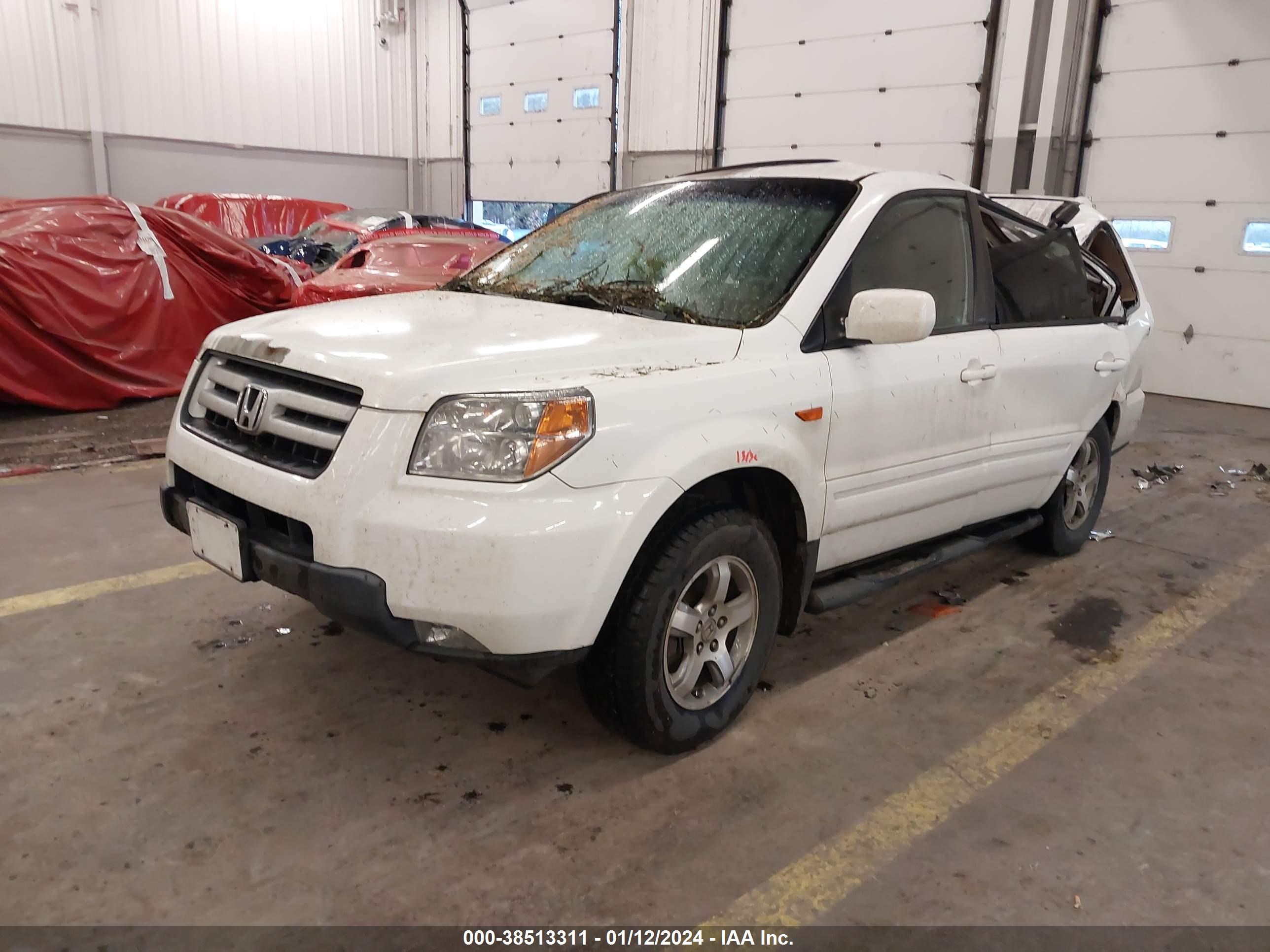 Photo 1 VIN: 5FNYF18708B056428 - HONDA PILOT 