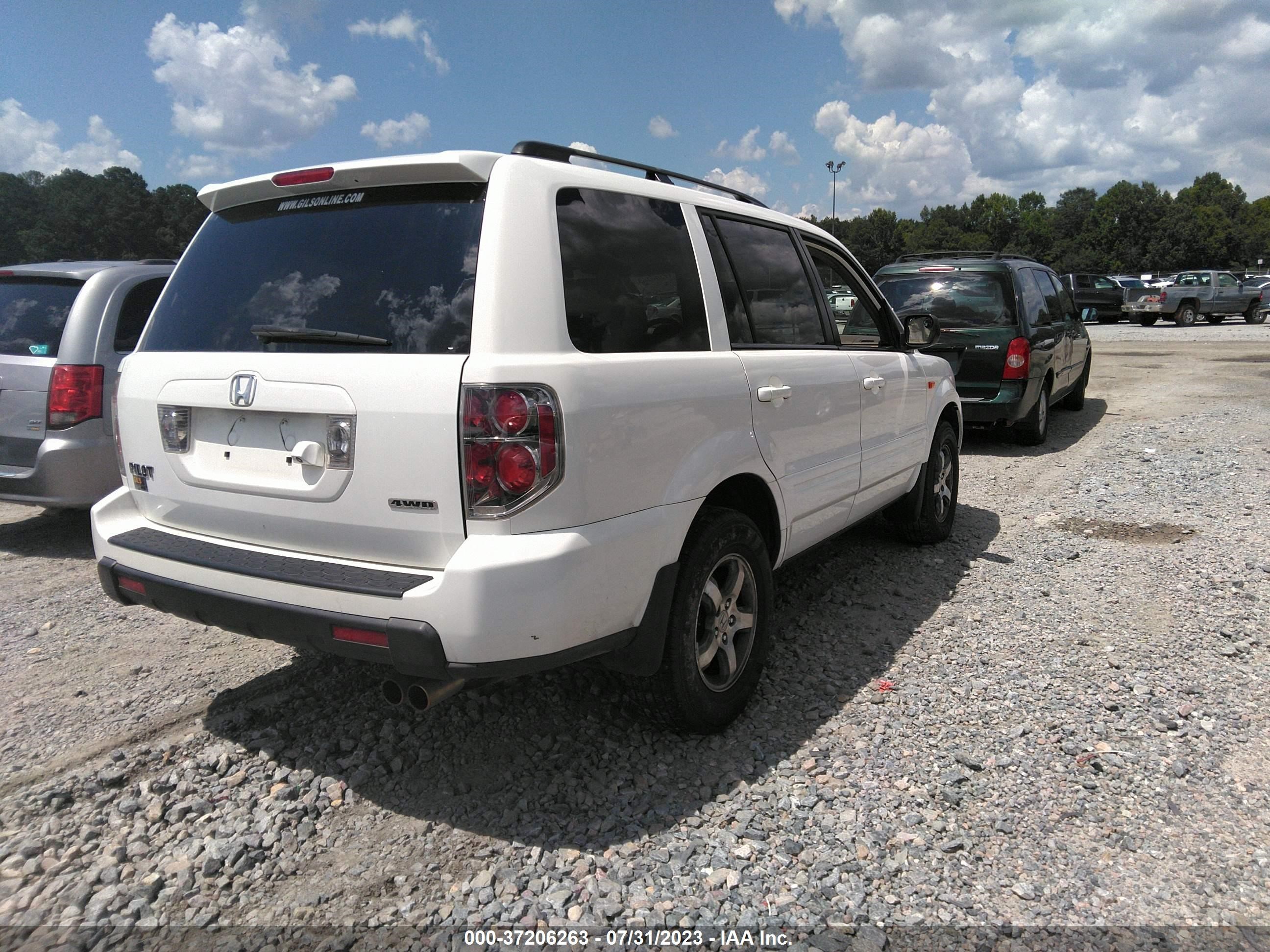 Photo 3 VIN: 5FNYF18718B007139 - HONDA PILOT 