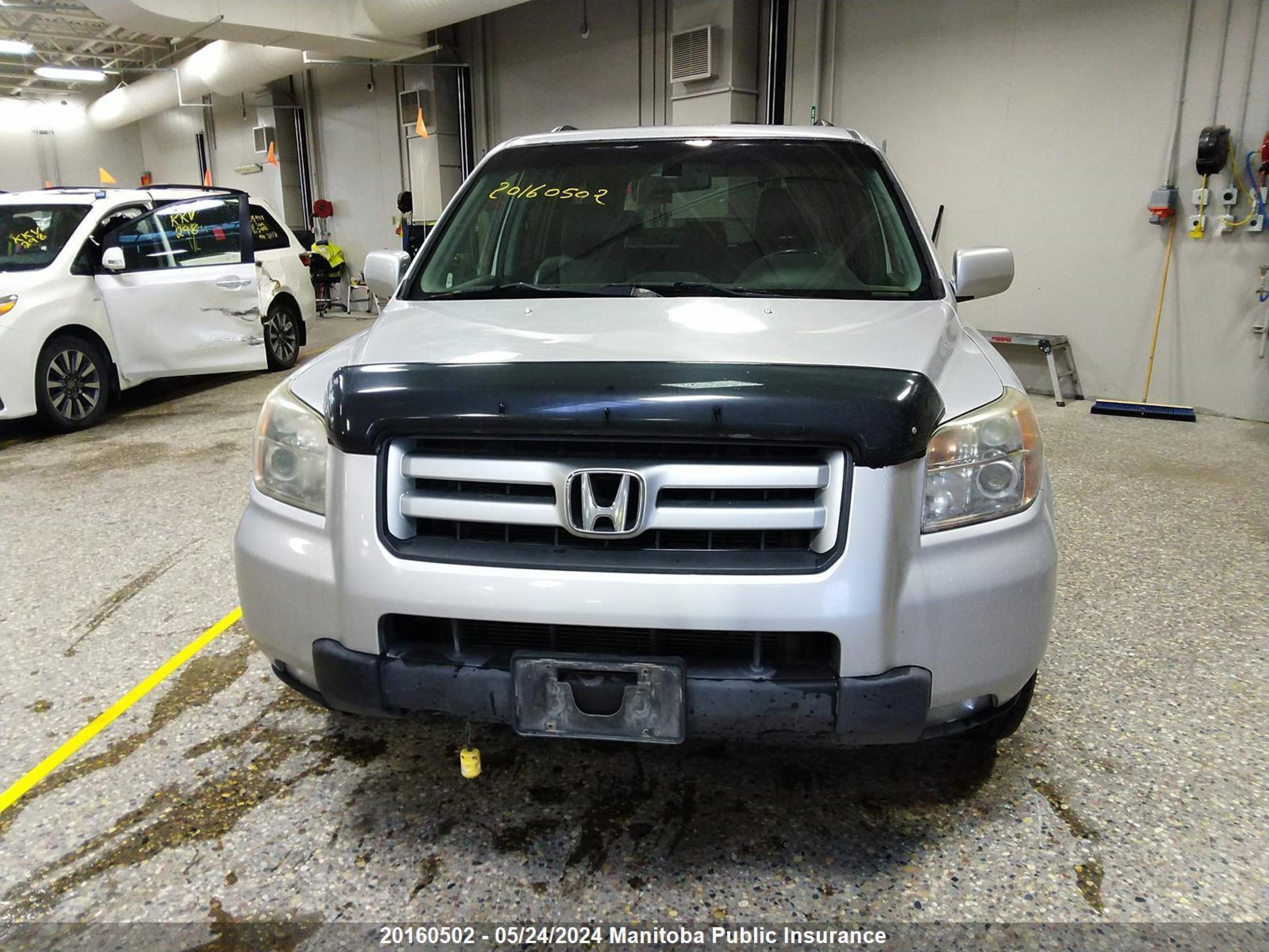 Photo 11 VIN: 5FNYF18718B503834 - HONDA PILOT 