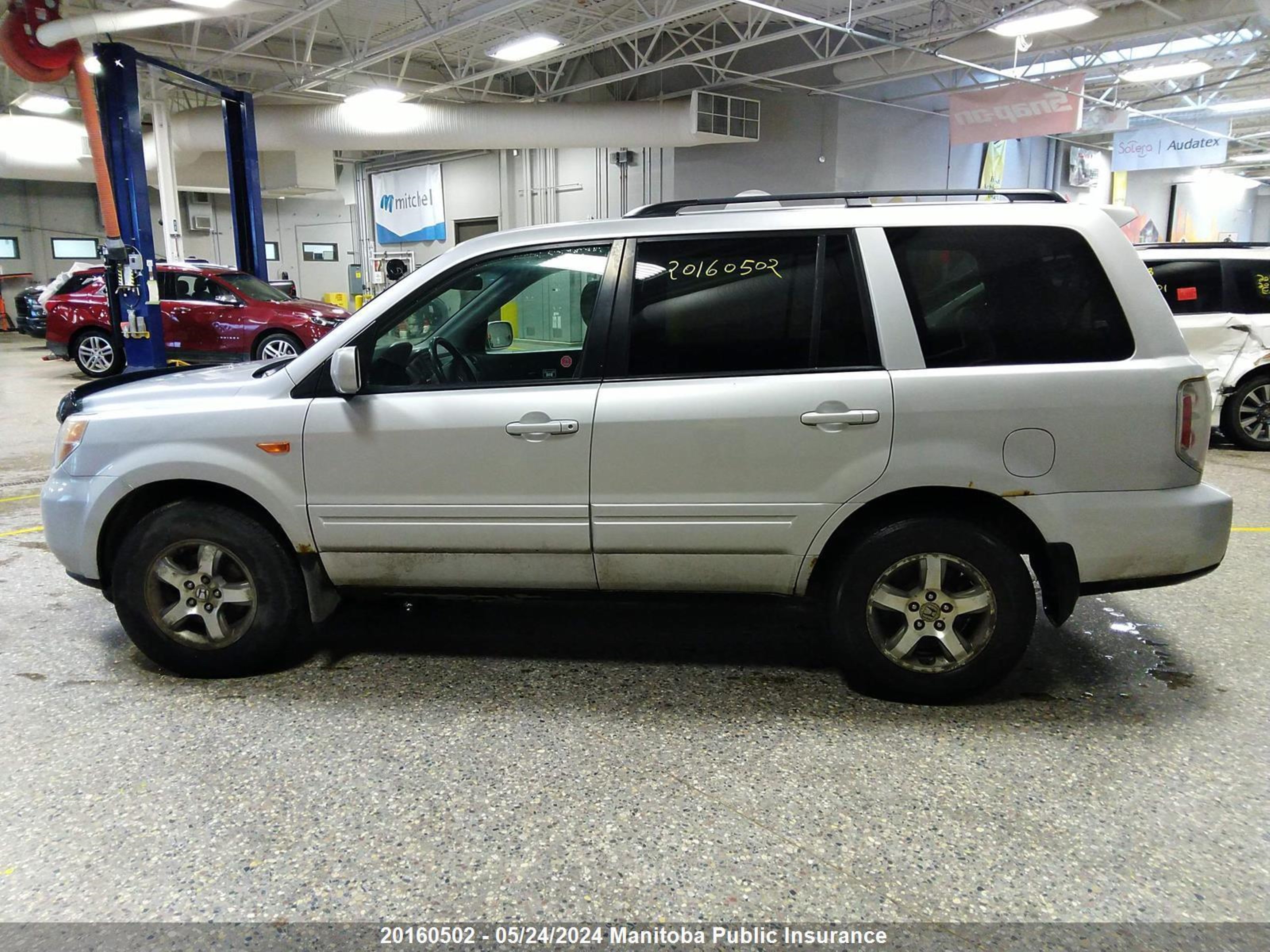 Photo 13 VIN: 5FNYF18718B503834 - HONDA PILOT 