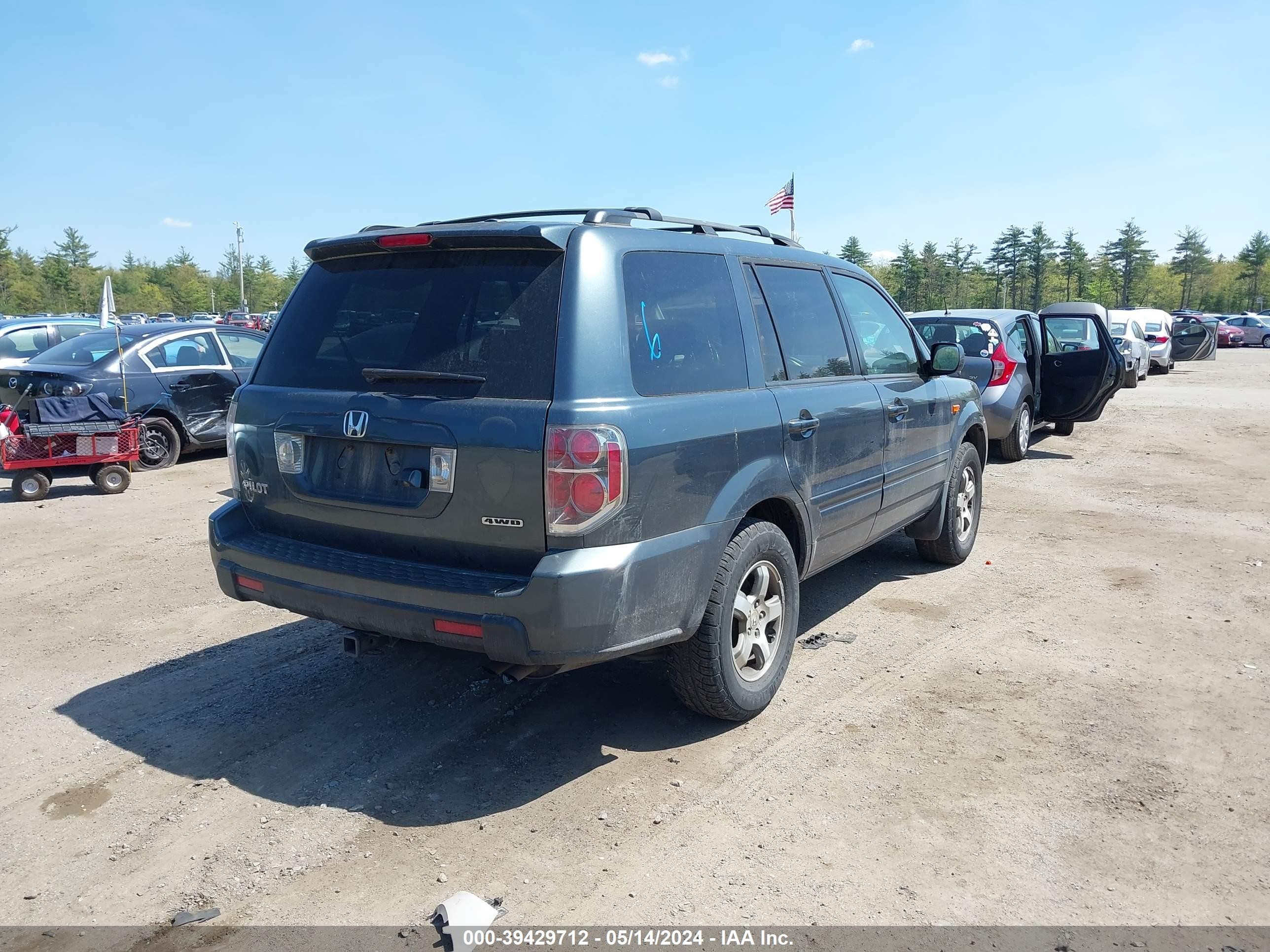 Photo 3 VIN: 5FNYF18736B006880 - HONDA PILOT 