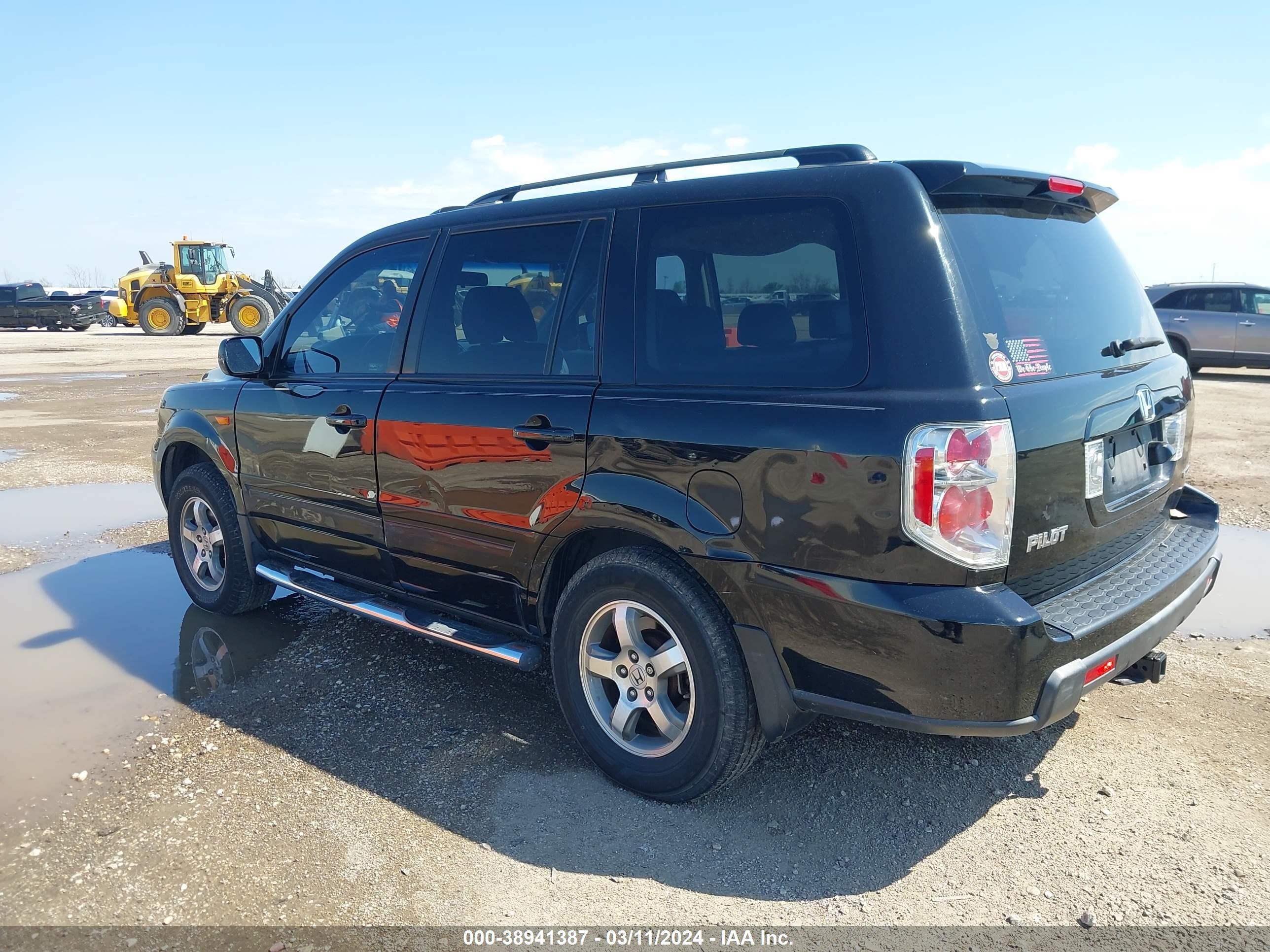 Photo 5 VIN: 5FNYF18738B010060 - HONDA PILOT 