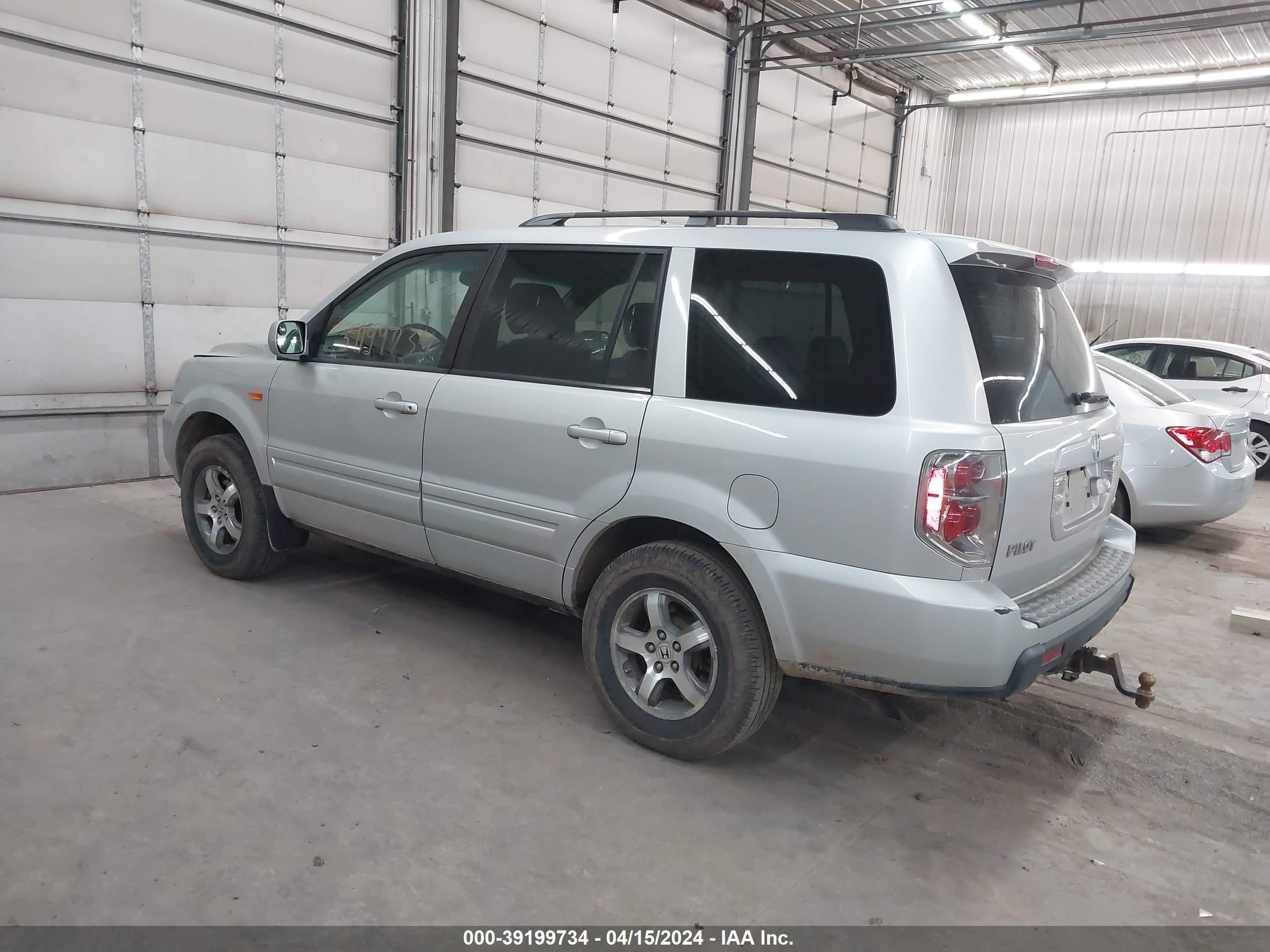 Photo 2 VIN: 5FNYF18738B051224 - HONDA PILOT 