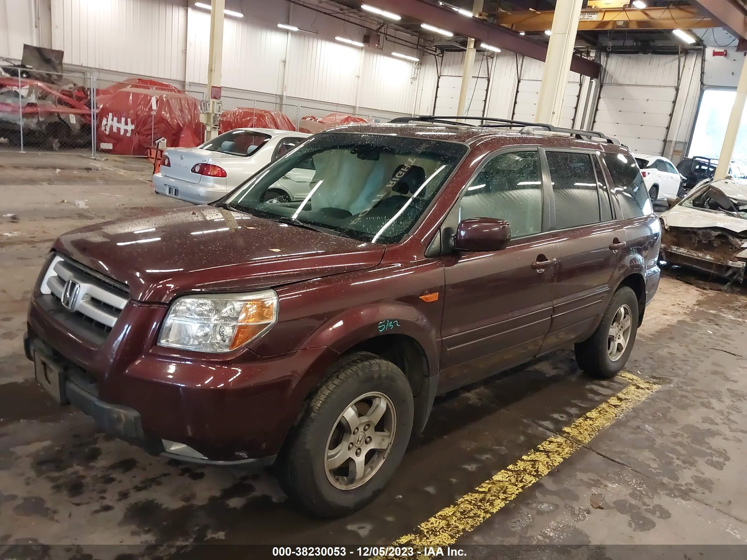 Photo 1 VIN: 5FNYF18748B017079 - HONDA PILOT 