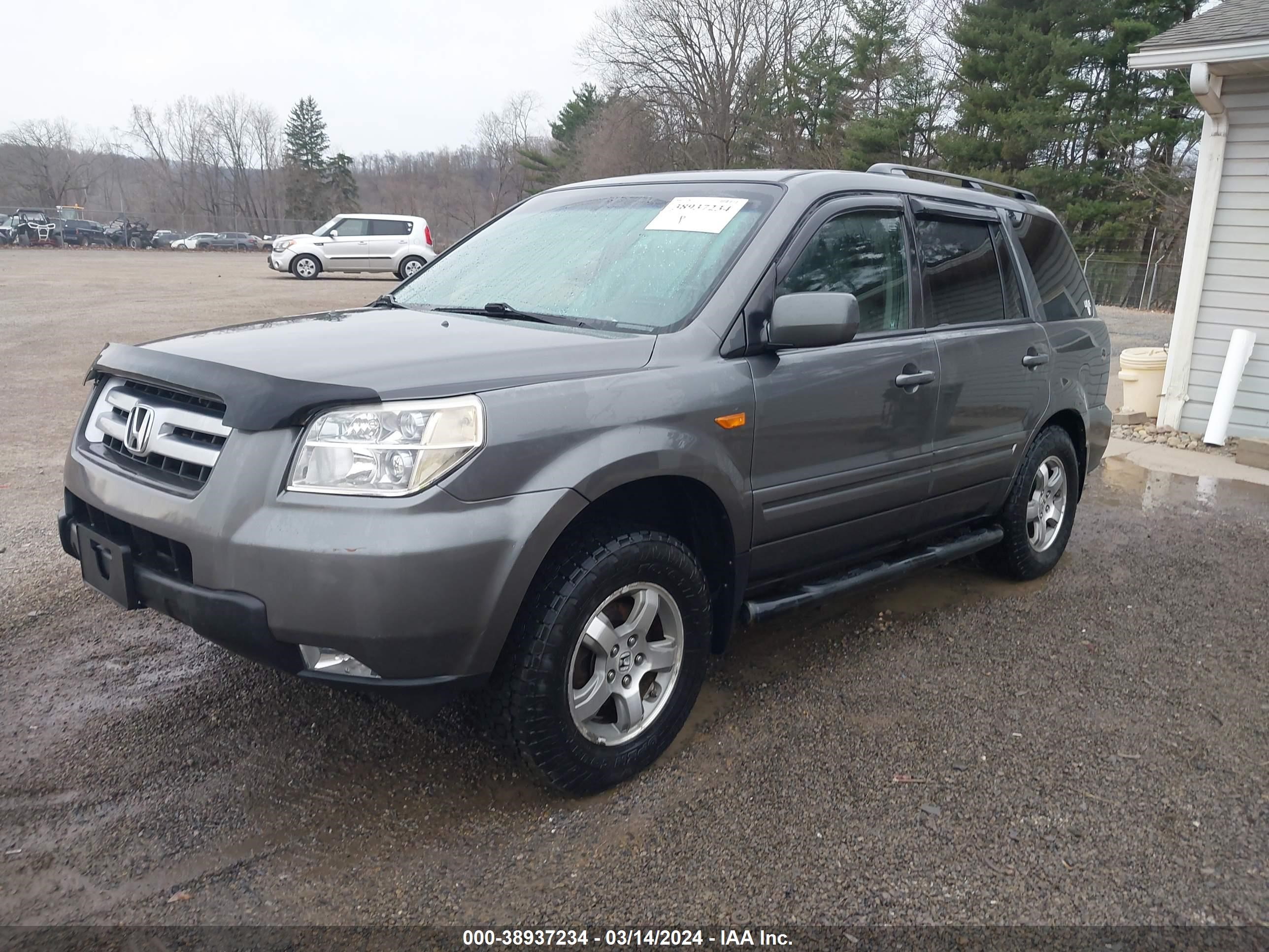 Photo 1 VIN: 5FNYF18768B015852 - HONDA PILOT 