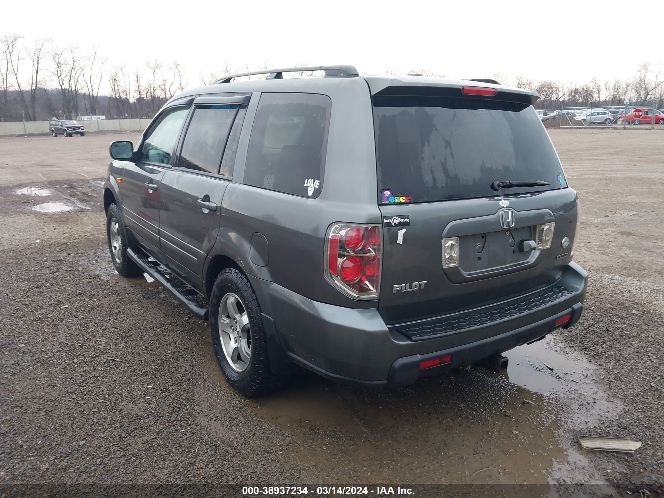 Photo 2 VIN: 5FNYF18768B015852 - HONDA PILOT 