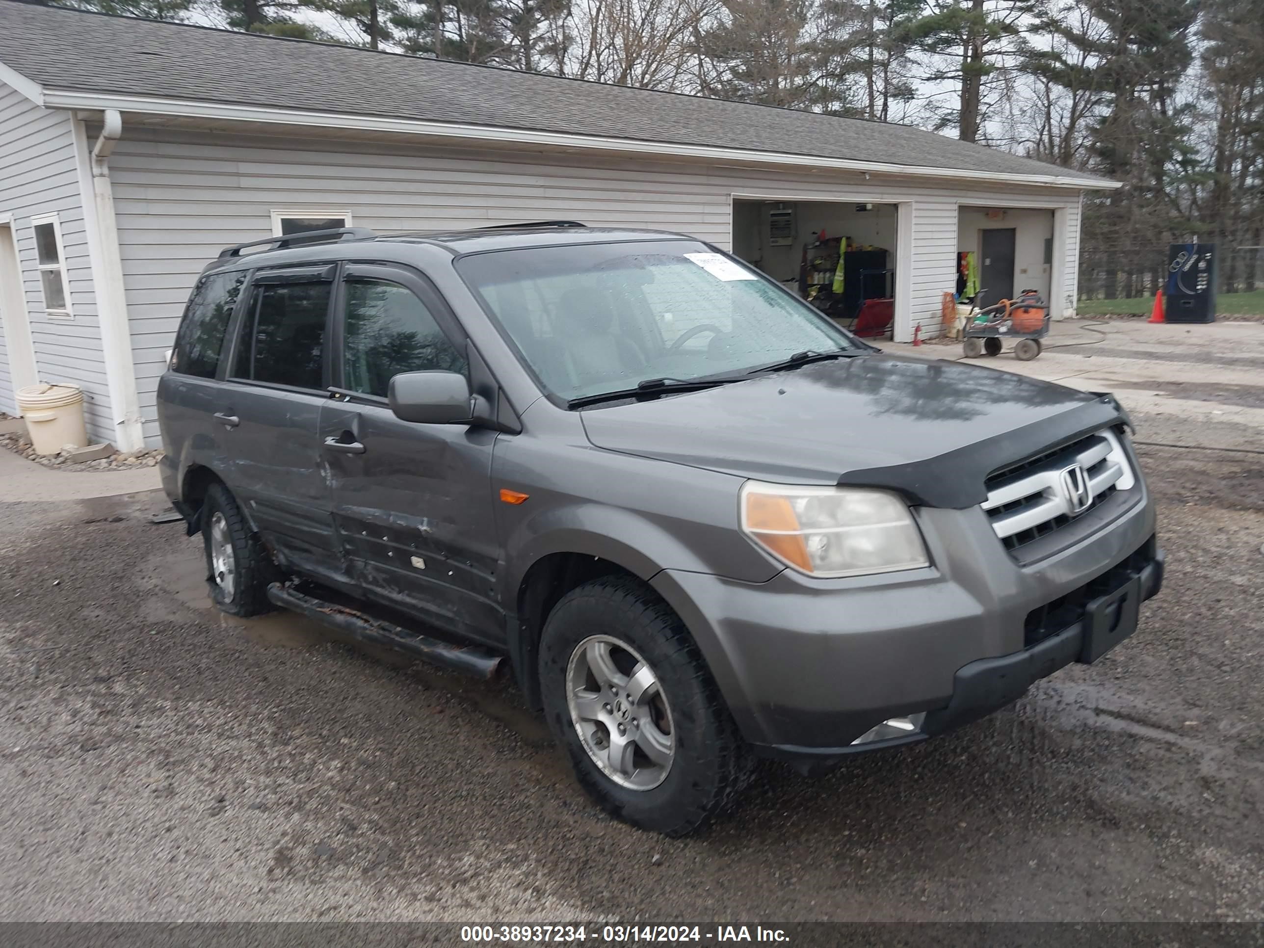 Photo 5 VIN: 5FNYF18768B015852 - HONDA PILOT 