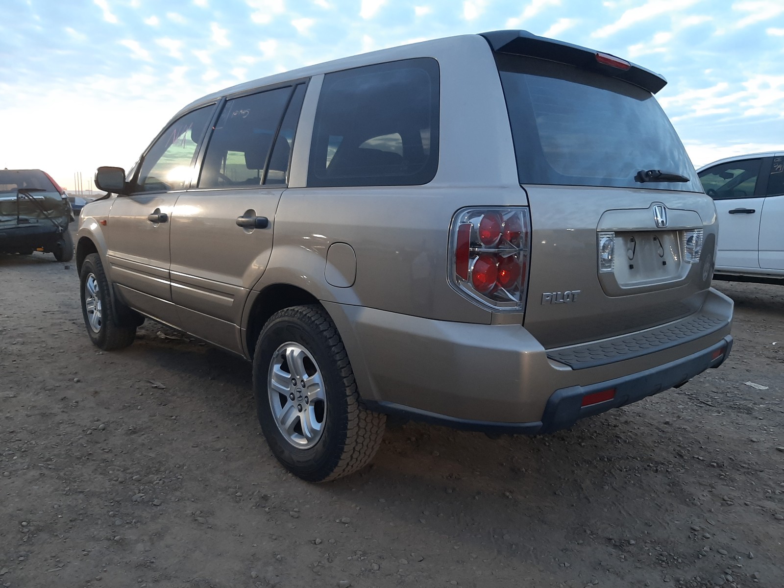 Photo 2 VIN: 5FNYF28117B028797 - HONDA PILOT LX 