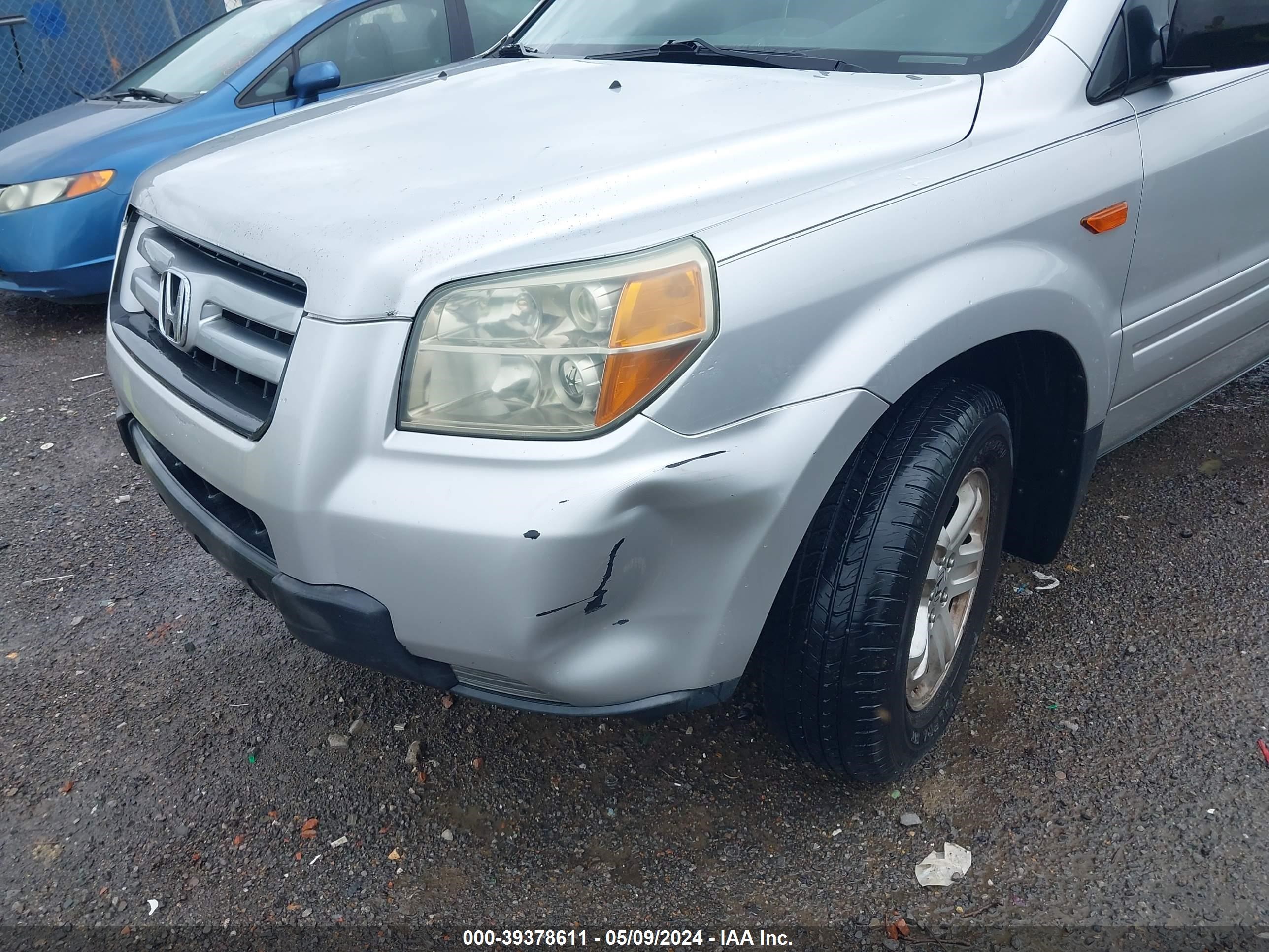 Photo 5 VIN: 5FNYF28126B007911 - HONDA PILOT 