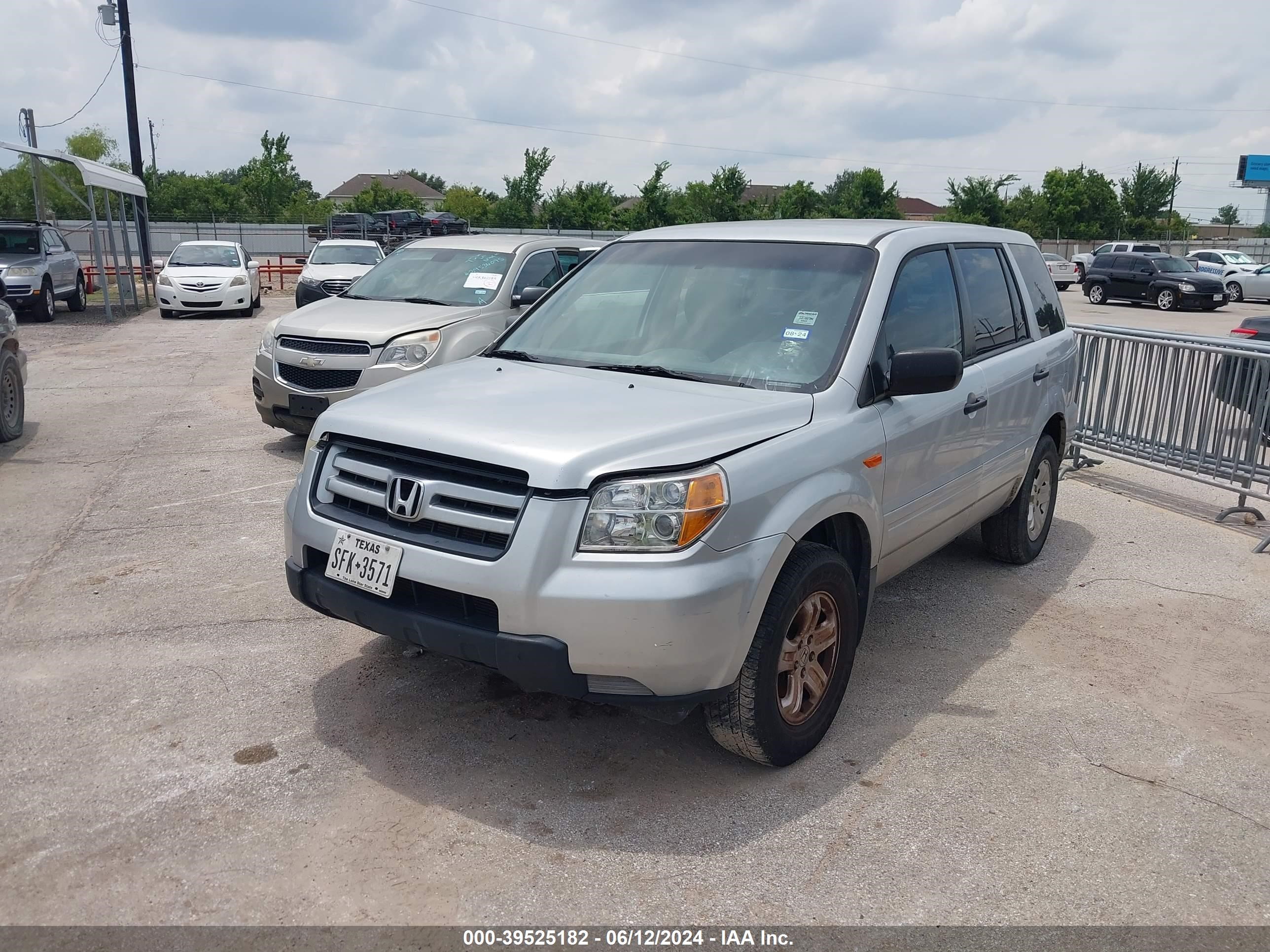 Photo 1 VIN: 5FNYF28126B020142 - HONDA PILOT 