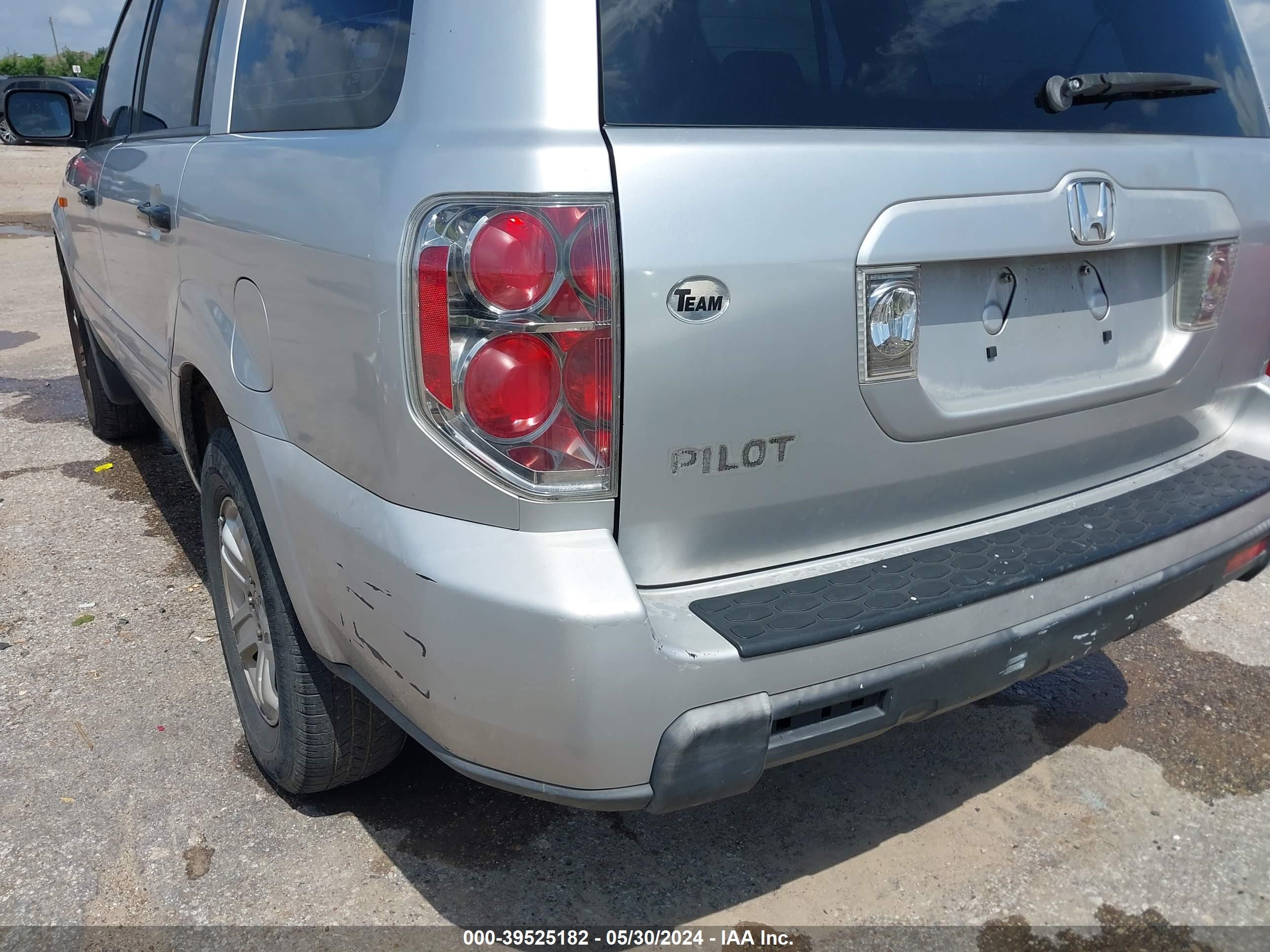 Photo 5 VIN: 5FNYF28126B020142 - HONDA PILOT 