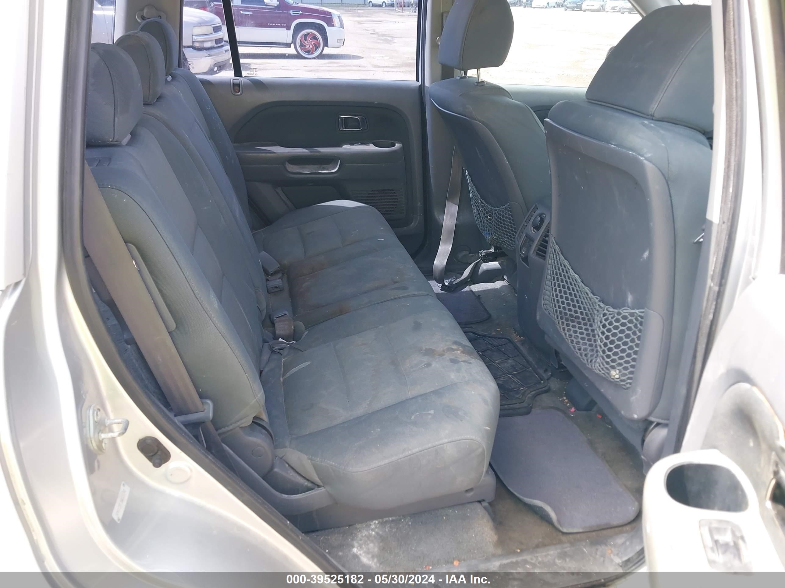 Photo 7 VIN: 5FNYF28126B020142 - HONDA PILOT 