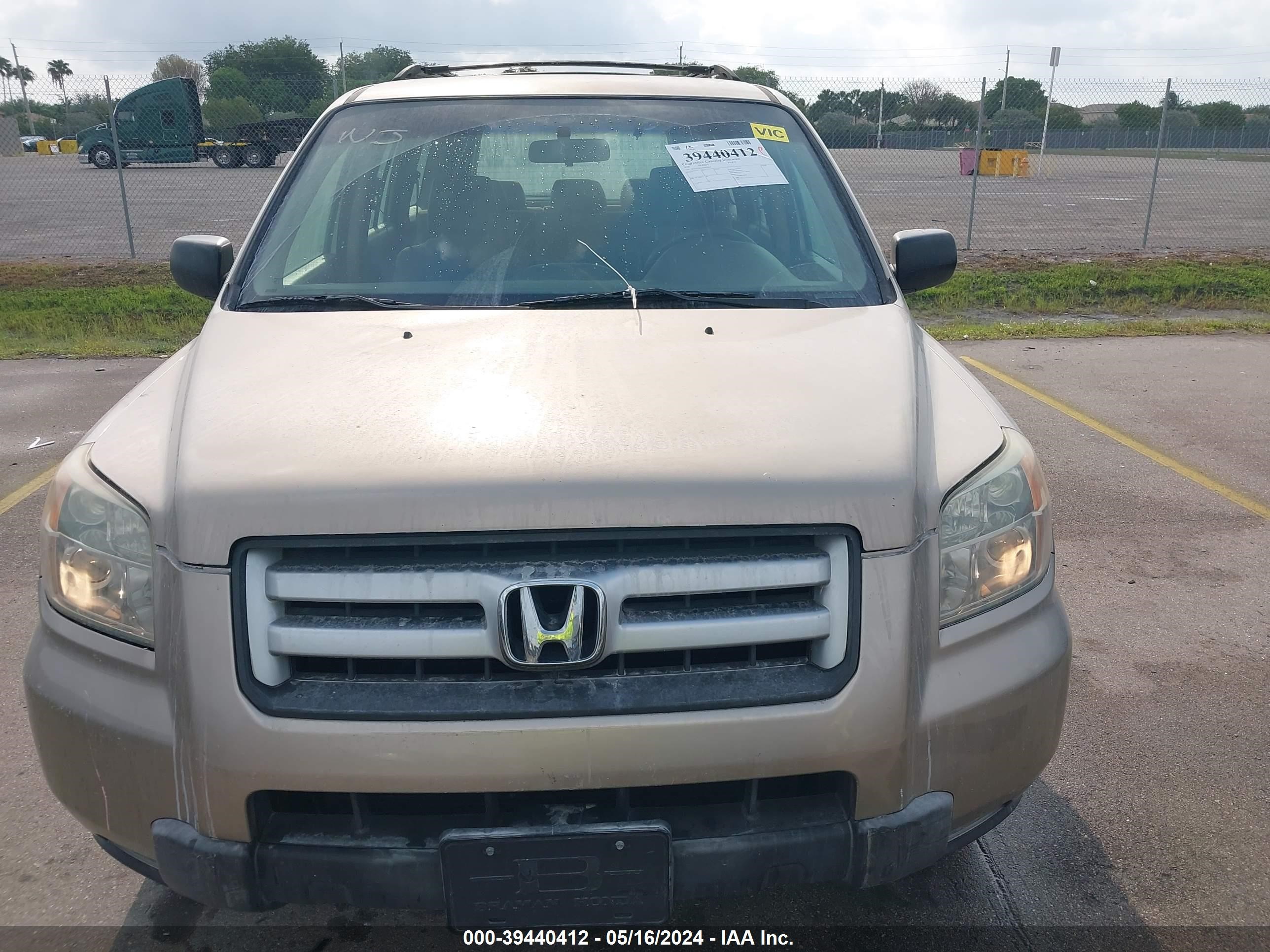 Photo 11 VIN: 5FNYF28126B042819 - HONDA PILOT 