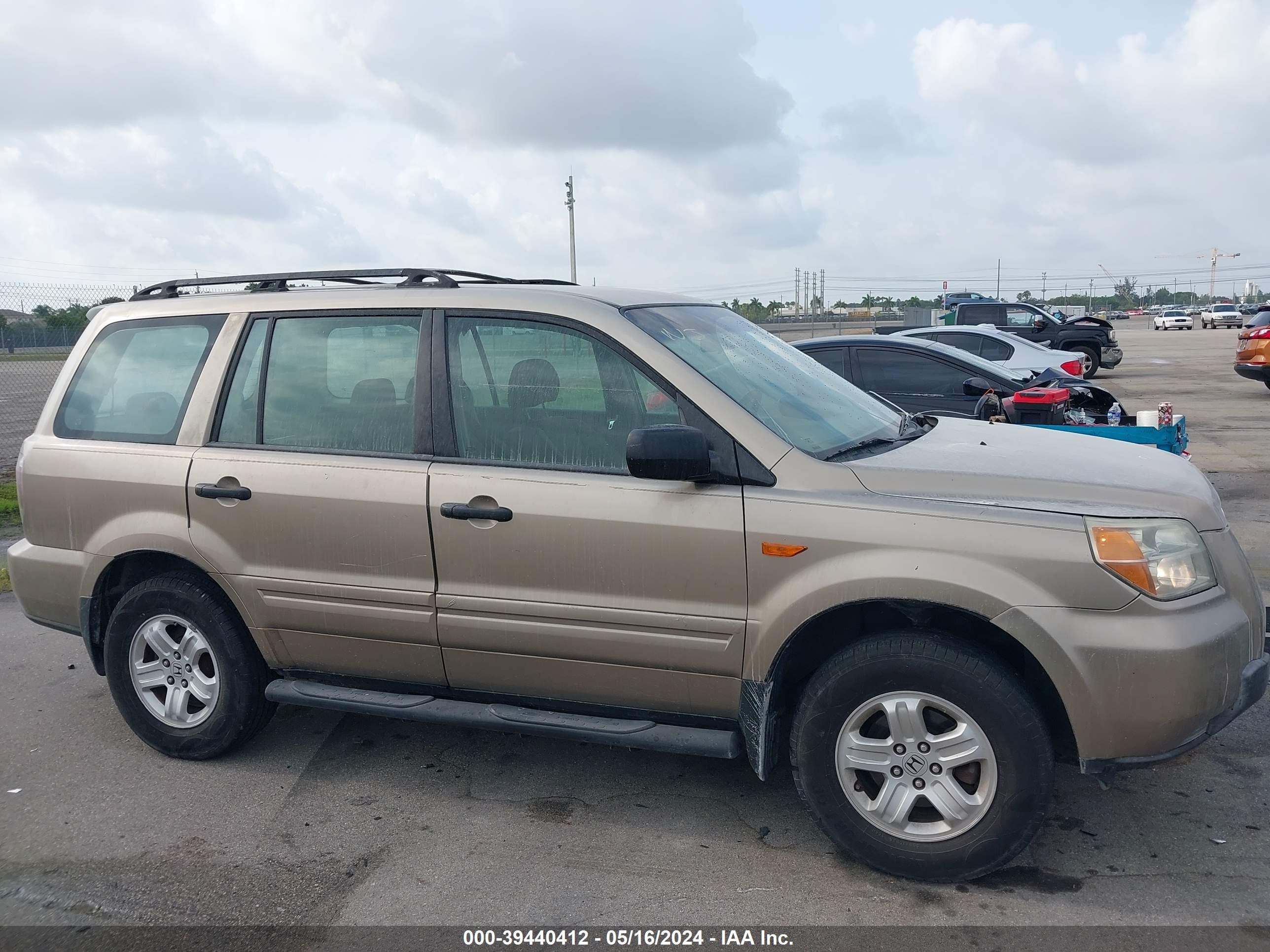 Photo 12 VIN: 5FNYF28126B042819 - HONDA PILOT 