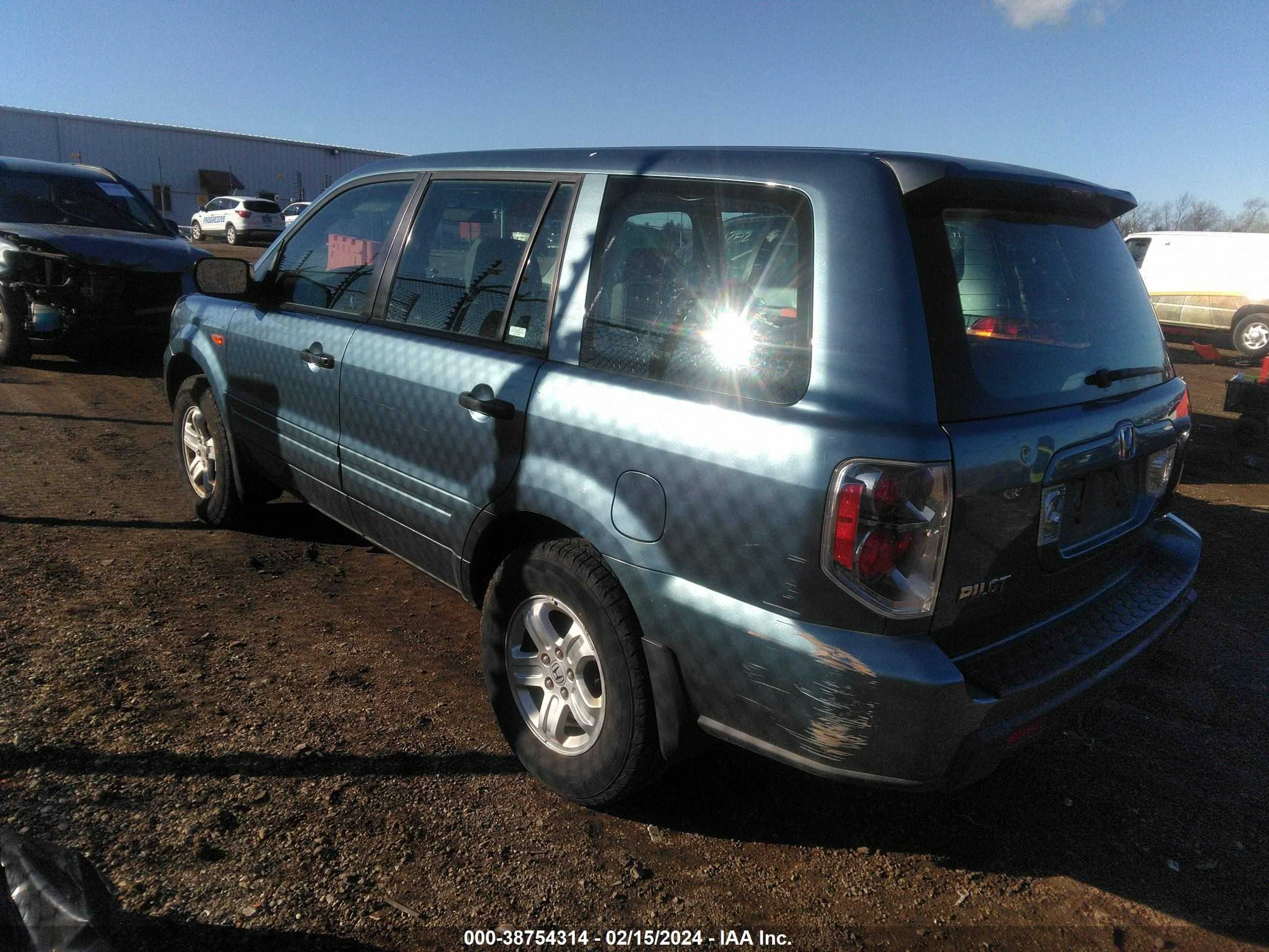 Photo 2 VIN: 5FNYF281X7B018608 - HONDA PILOT 