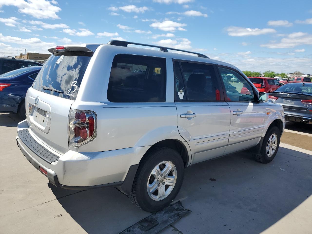 Photo 2 VIN: 5FNYF28238B017892 - HONDA PILOT 