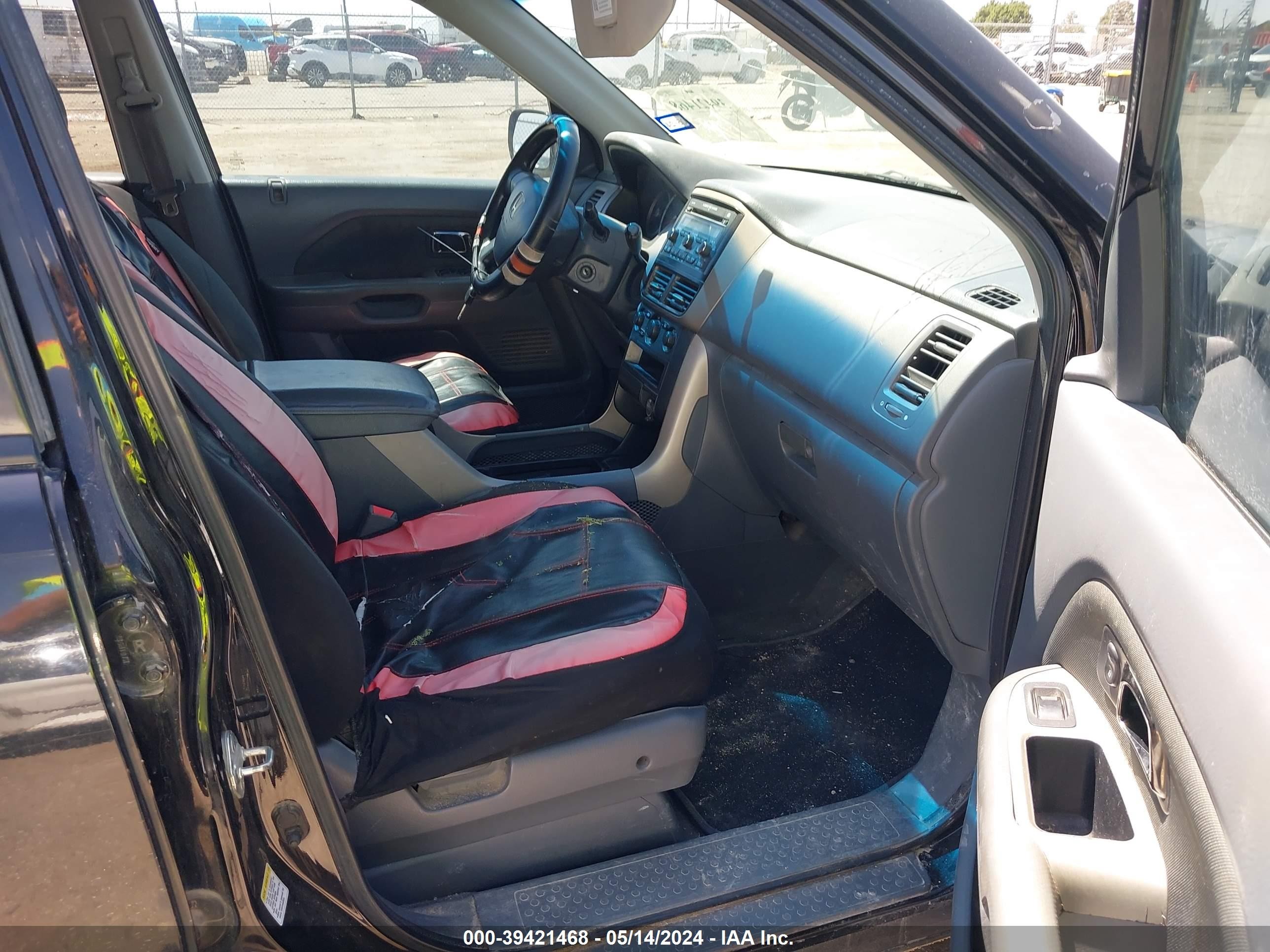 Photo 4 VIN: 5FNYF28288B015538 - HONDA PILOT 