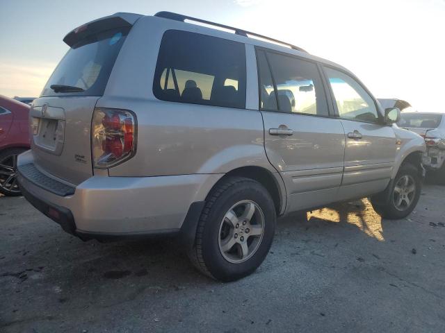 Photo 2 VIN: 5FNYF28348B026755 - HONDA PILOT SE 