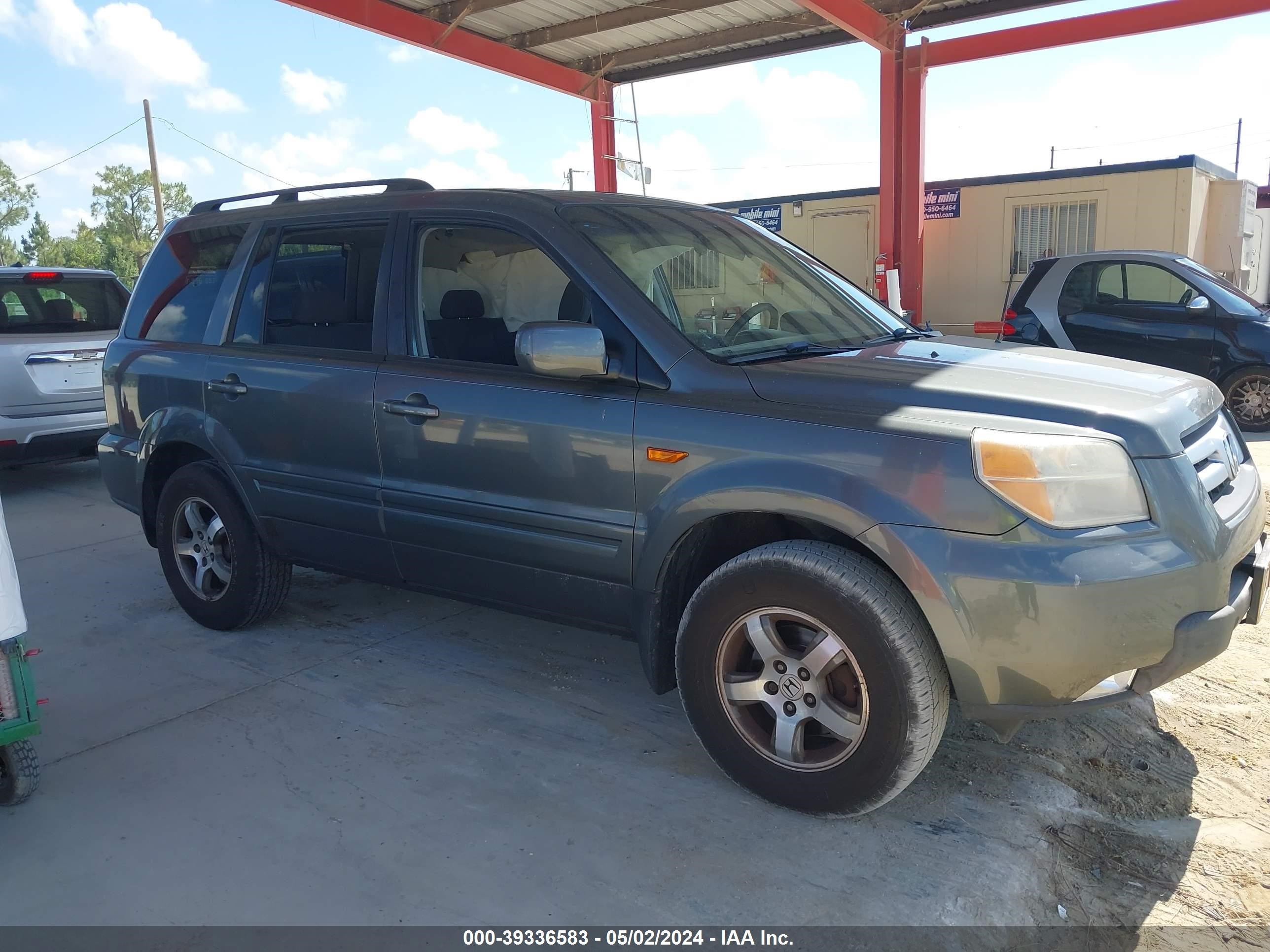 Photo 12 VIN: 5FNYF28348B027100 - HONDA PILOT 