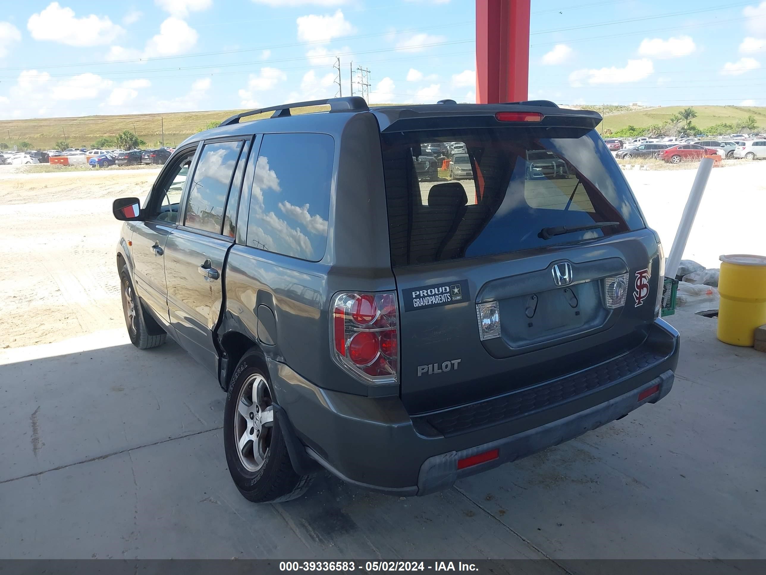 Photo 2 VIN: 5FNYF28348B027100 - HONDA PILOT 