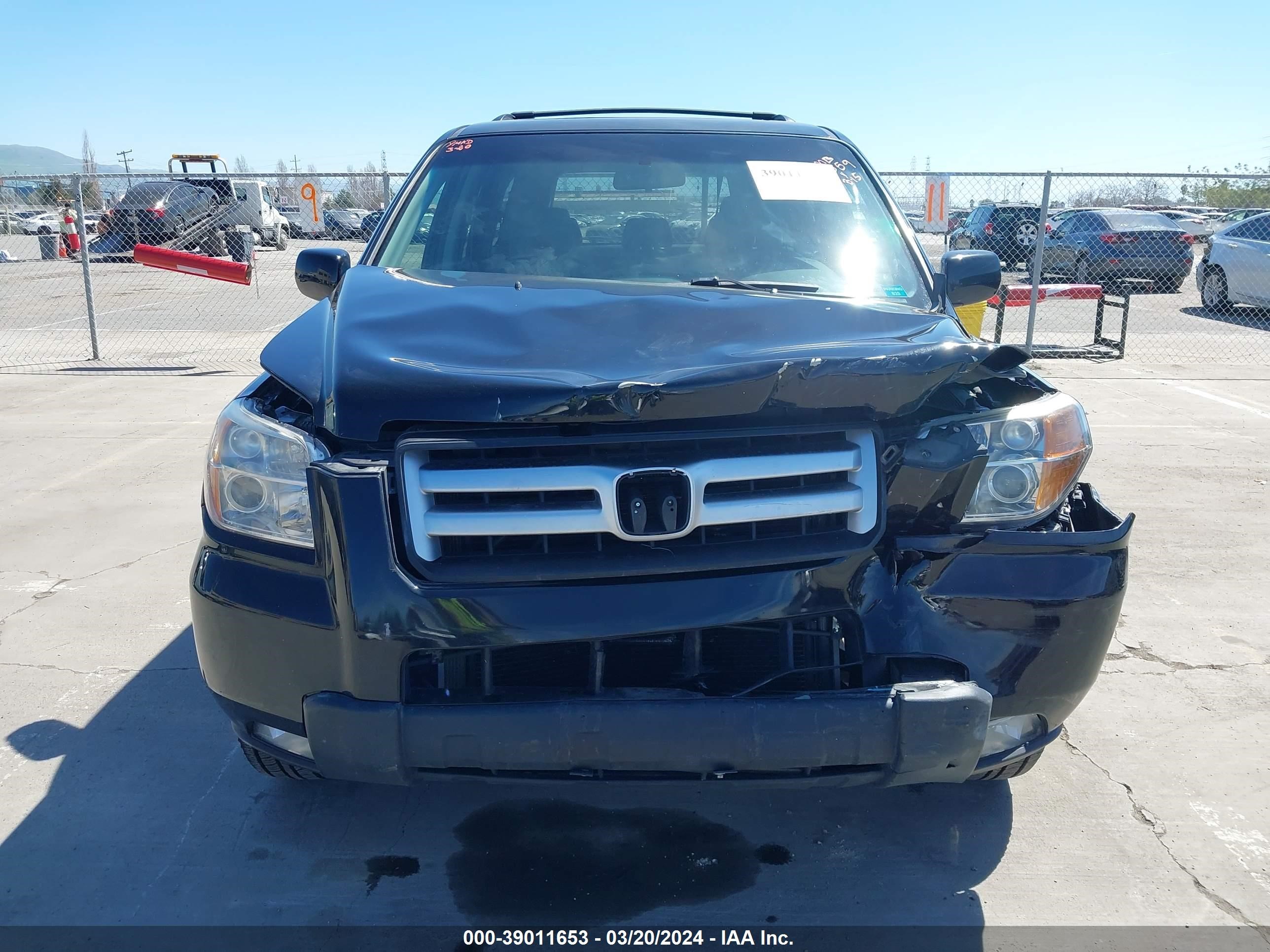 Photo 11 VIN: 5FNYF28358B026618 - HONDA PILOT 