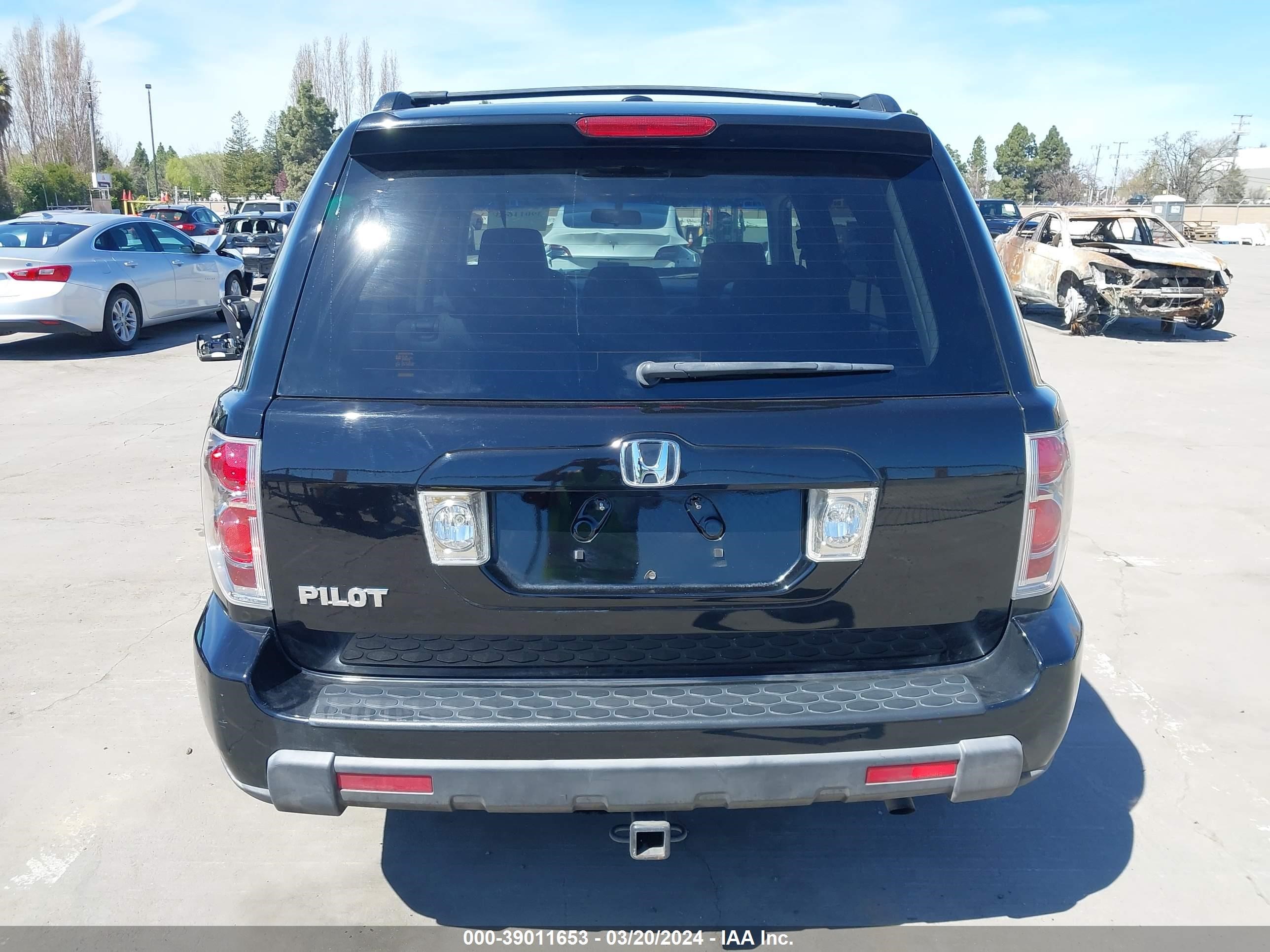 Photo 15 VIN: 5FNYF28358B026618 - HONDA PILOT 