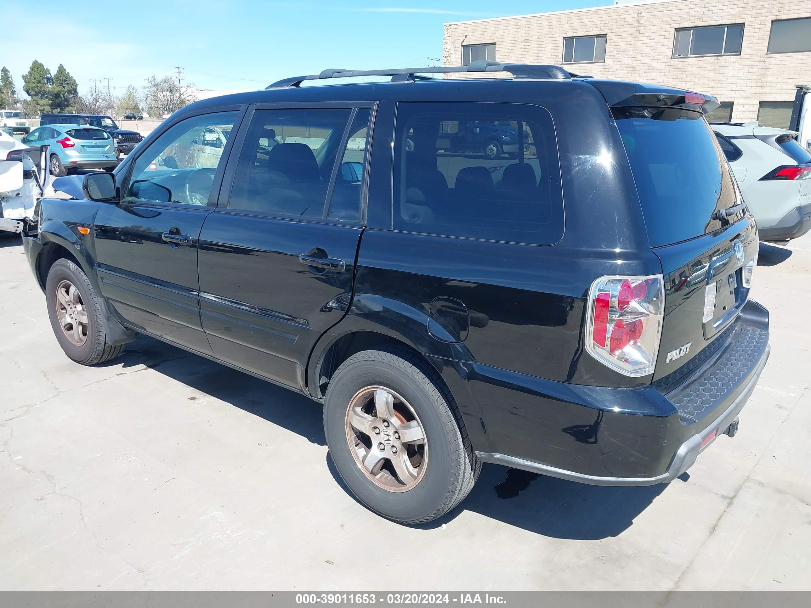 Photo 2 VIN: 5FNYF28358B026618 - HONDA PILOT 