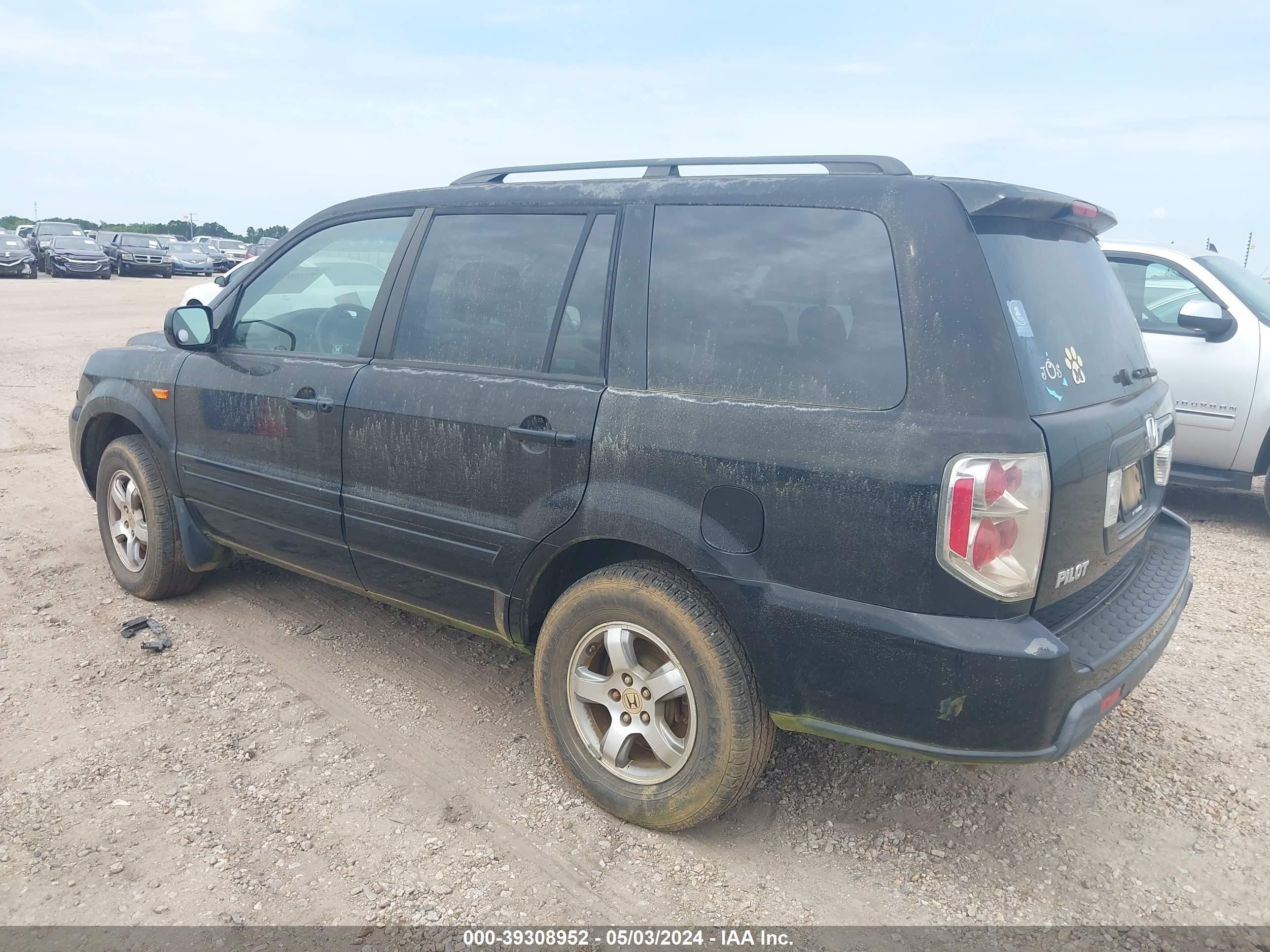 Photo 2 VIN: 5FNYF28398B002533 - HONDA PILOT 