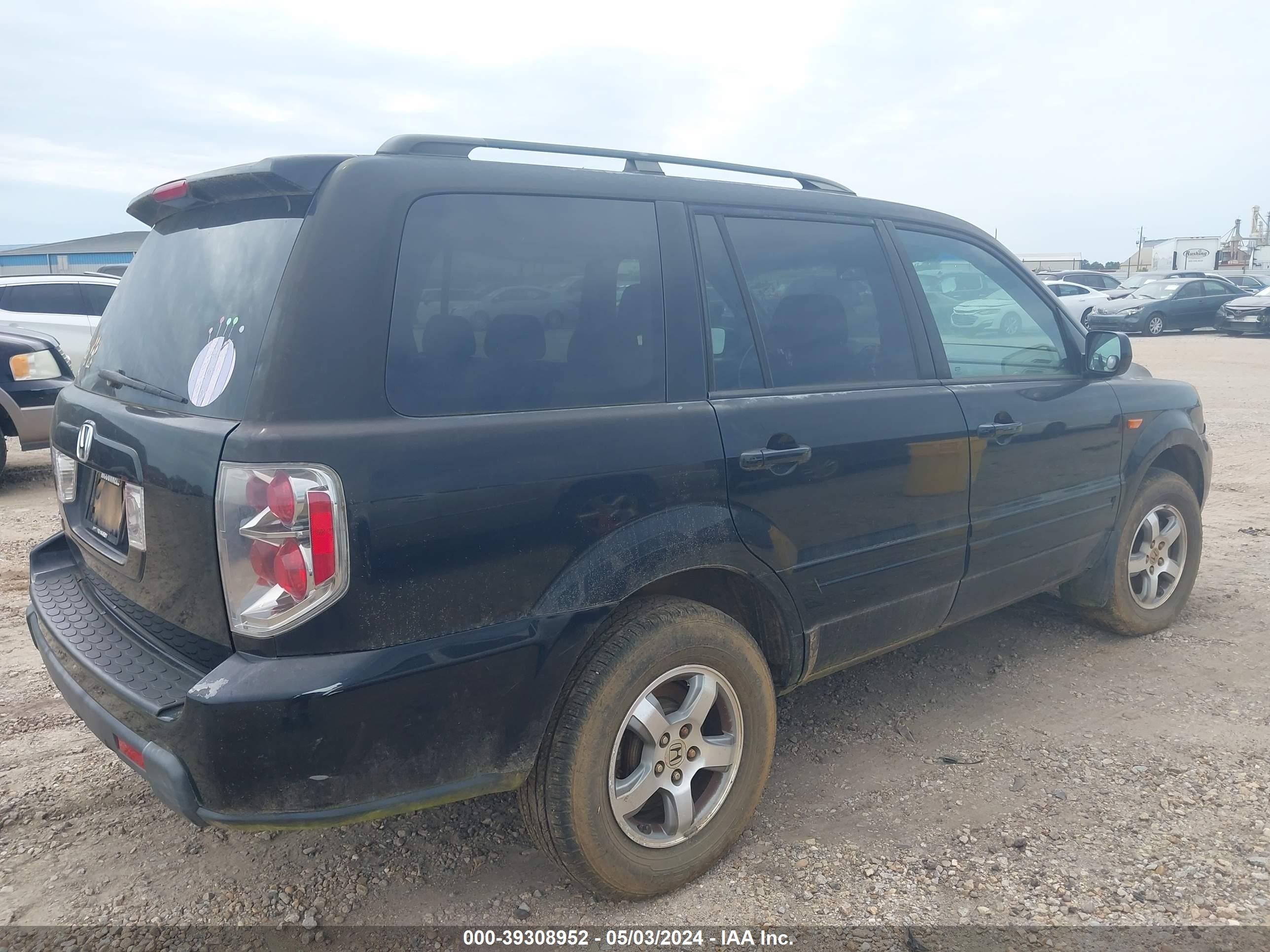 Photo 3 VIN: 5FNYF28398B002533 - HONDA PILOT 