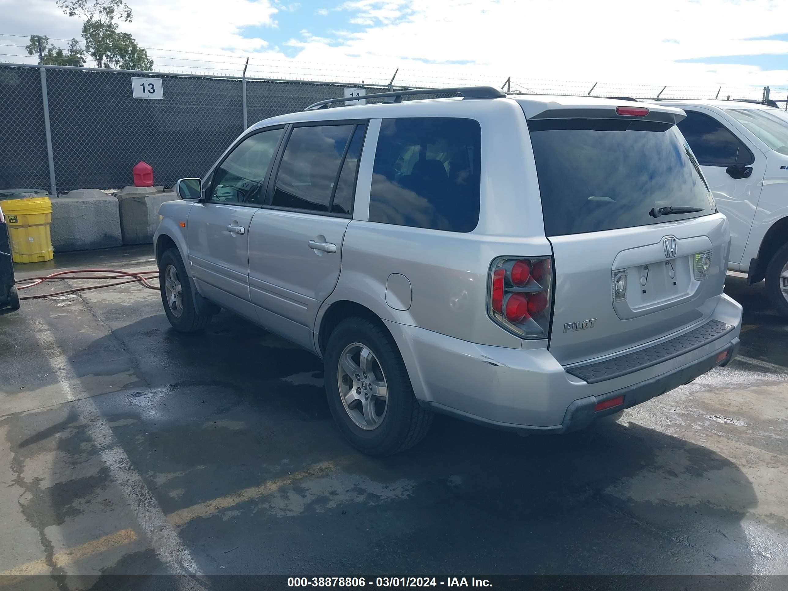 Photo 2 VIN: 5FNYF28416B050825 - HONDA PILOT 