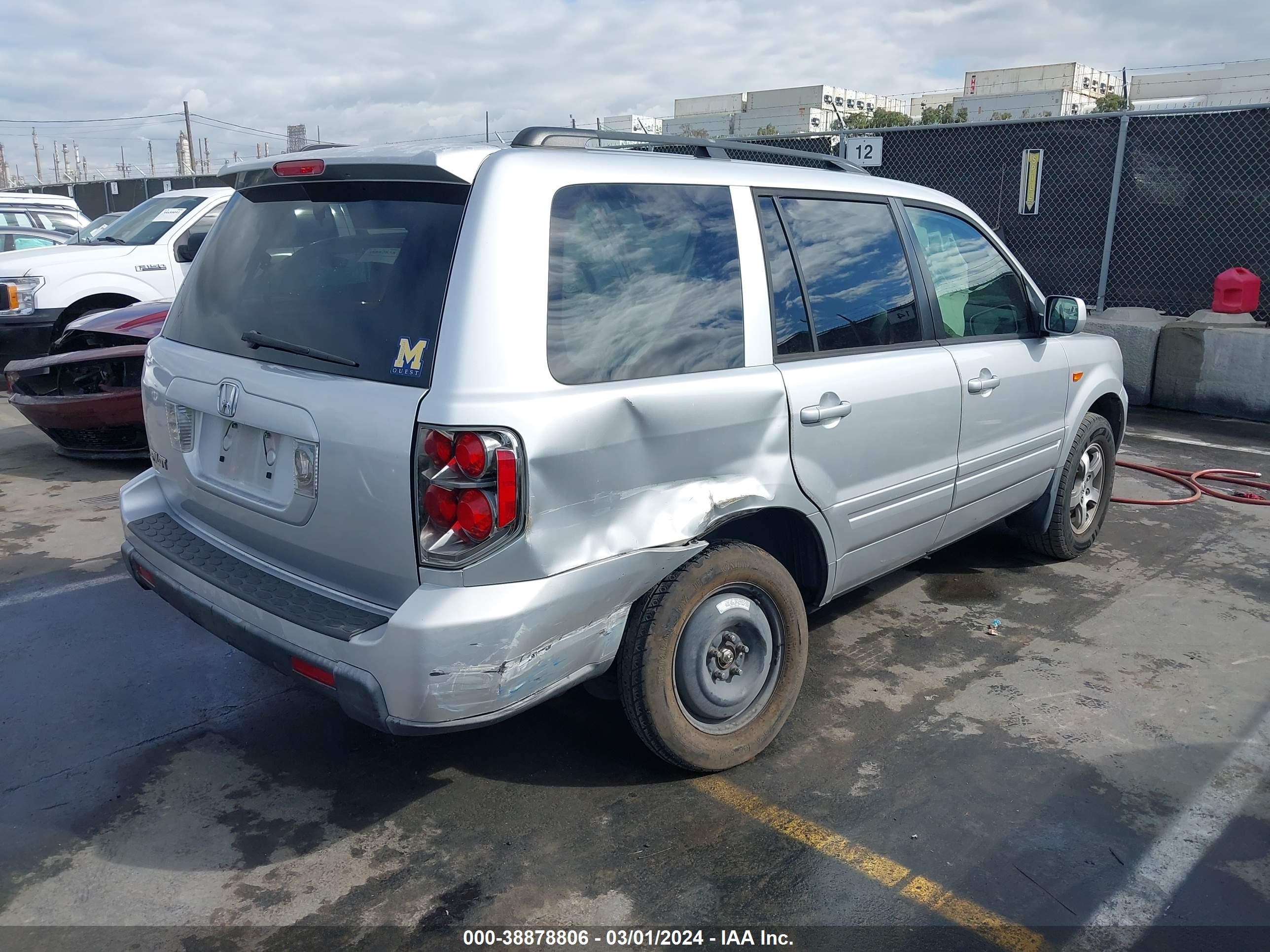 Photo 3 VIN: 5FNYF28416B050825 - HONDA PILOT 