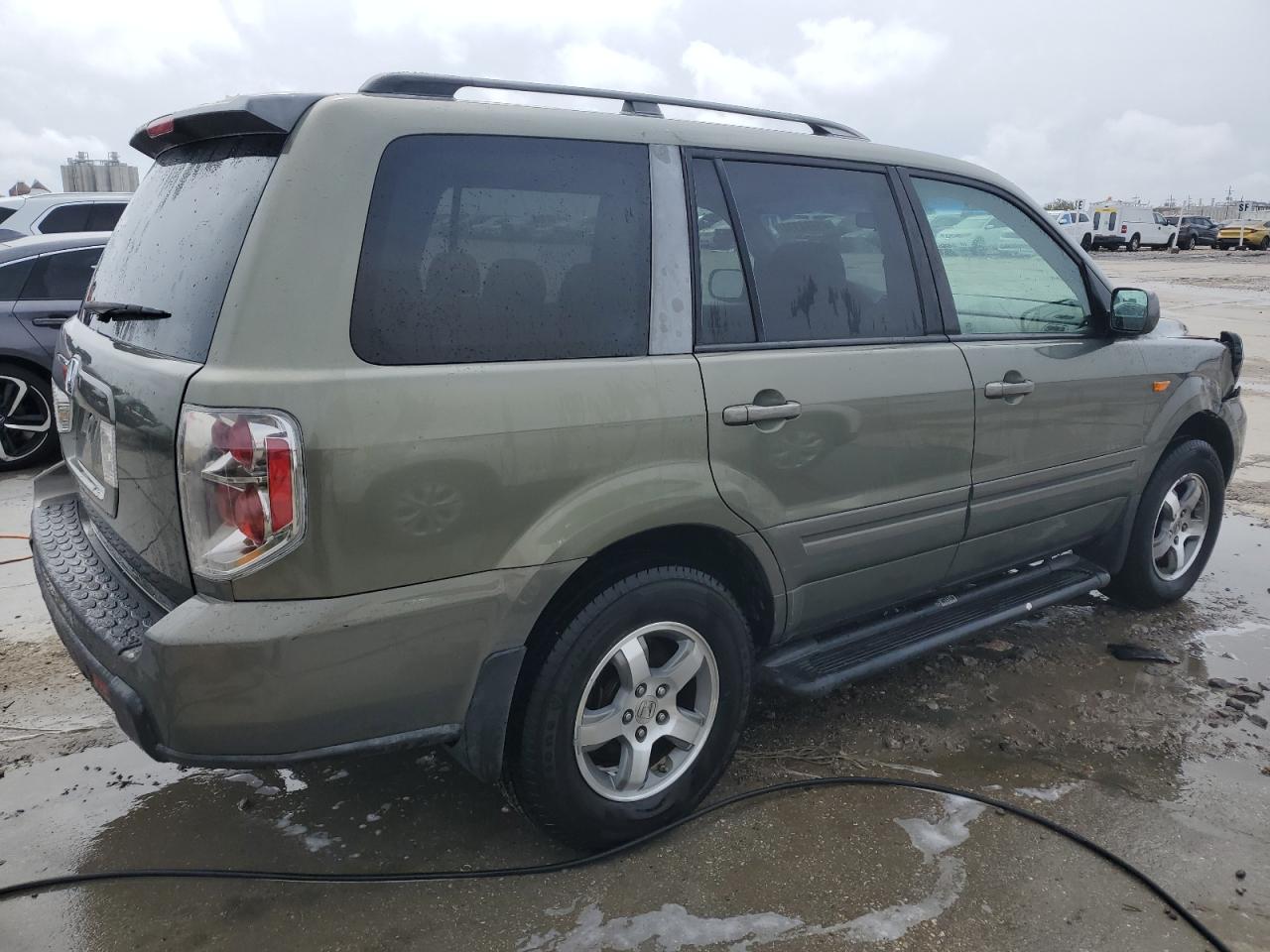 Photo 2 VIN: 5FNYF28417B015980 - HONDA PILOT 