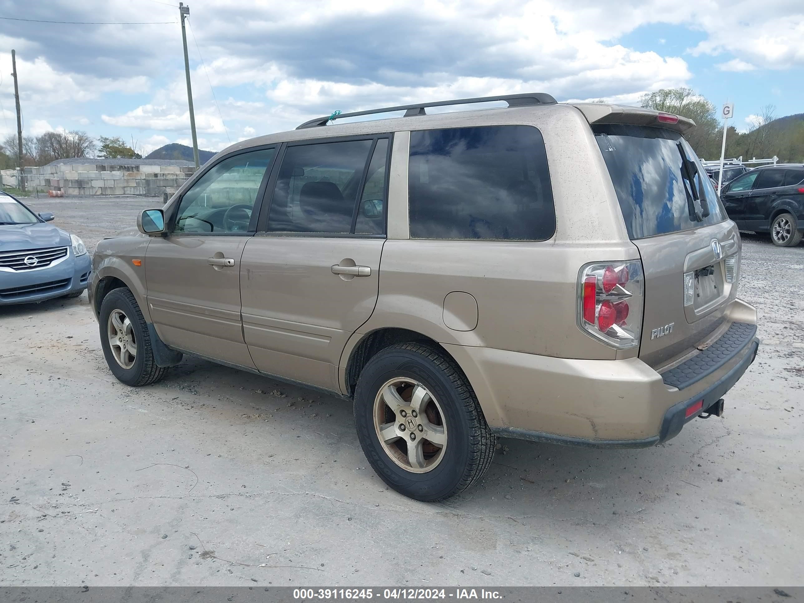 Photo 2 VIN: 5FNYF28437B001367 - HONDA PILOT 