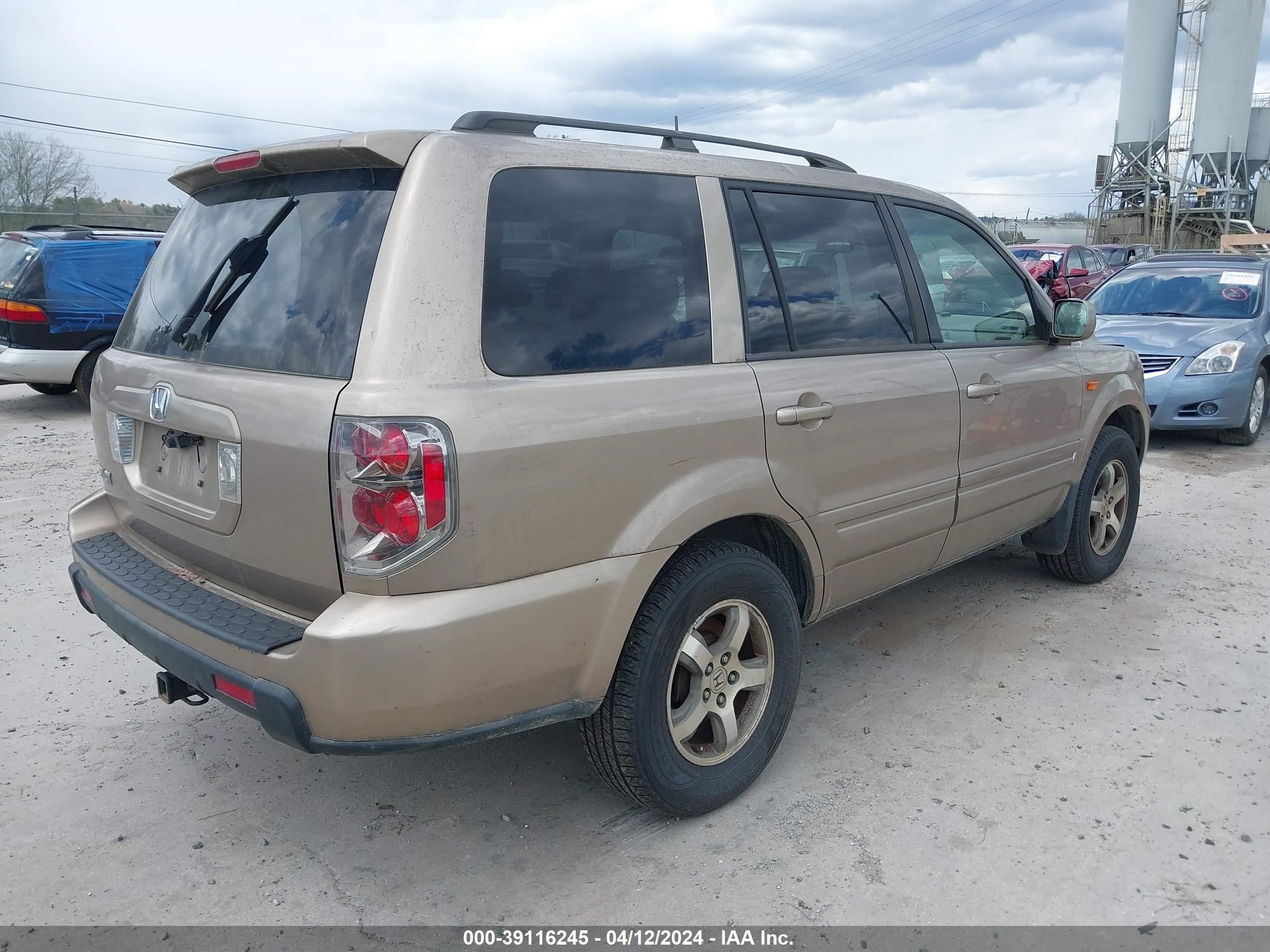 Photo 3 VIN: 5FNYF28437B001367 - HONDA PILOT 