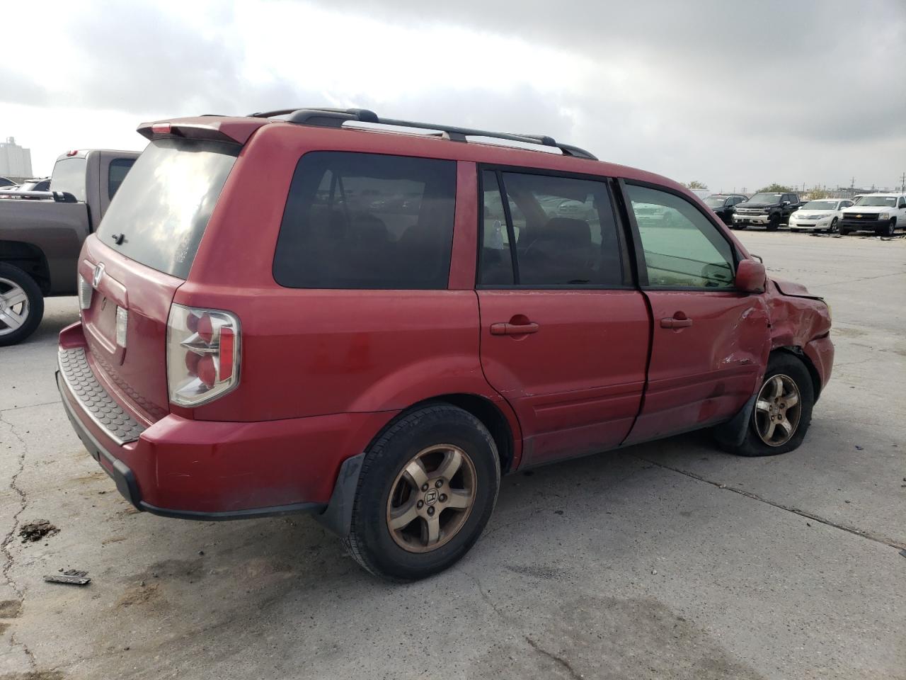 Photo 2 VIN: 5FNYF28446B008844 - HONDA PILOT 