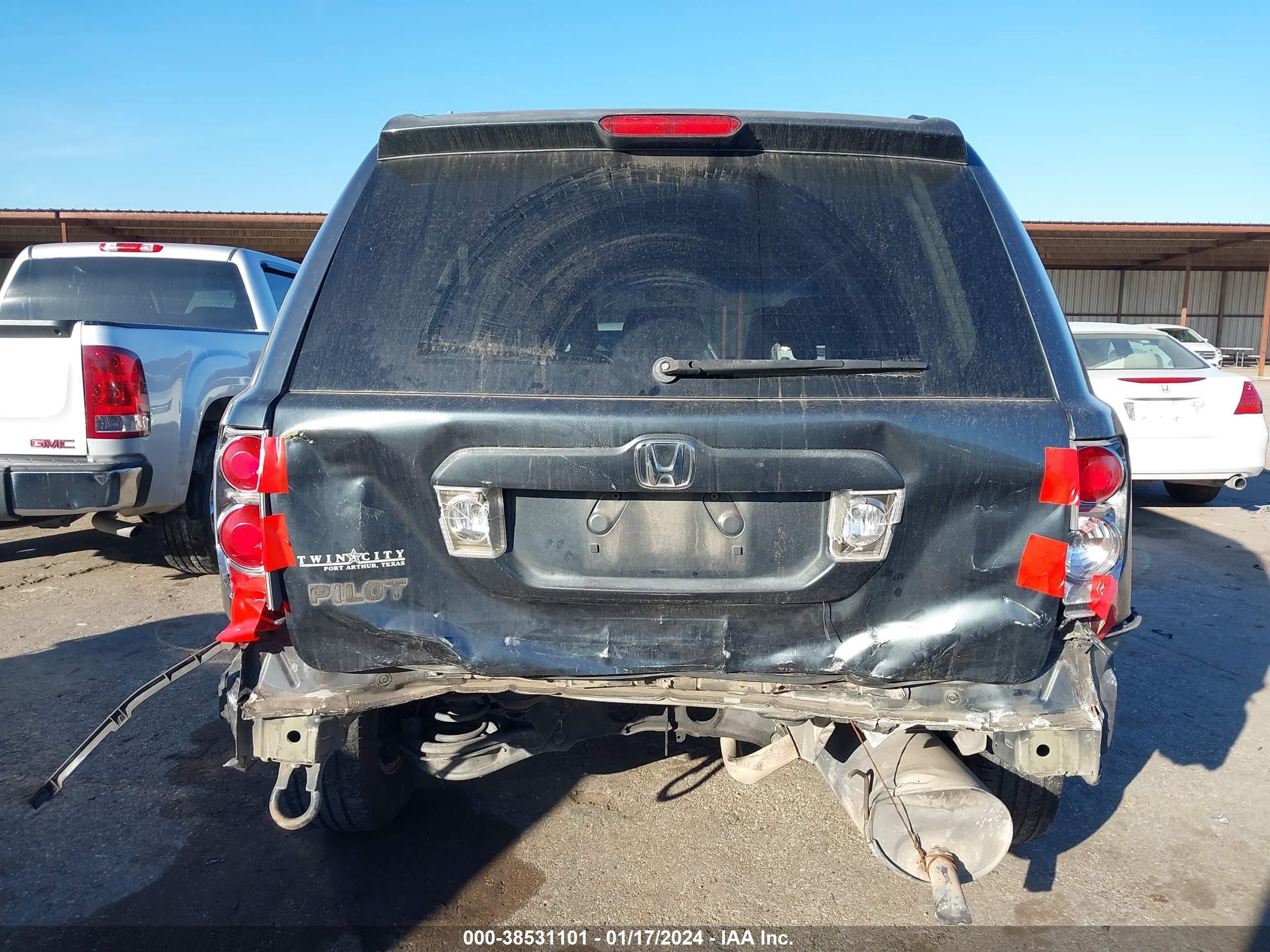 Photo 5 VIN: 5FNYF28456B017388 - HONDA PILOT 