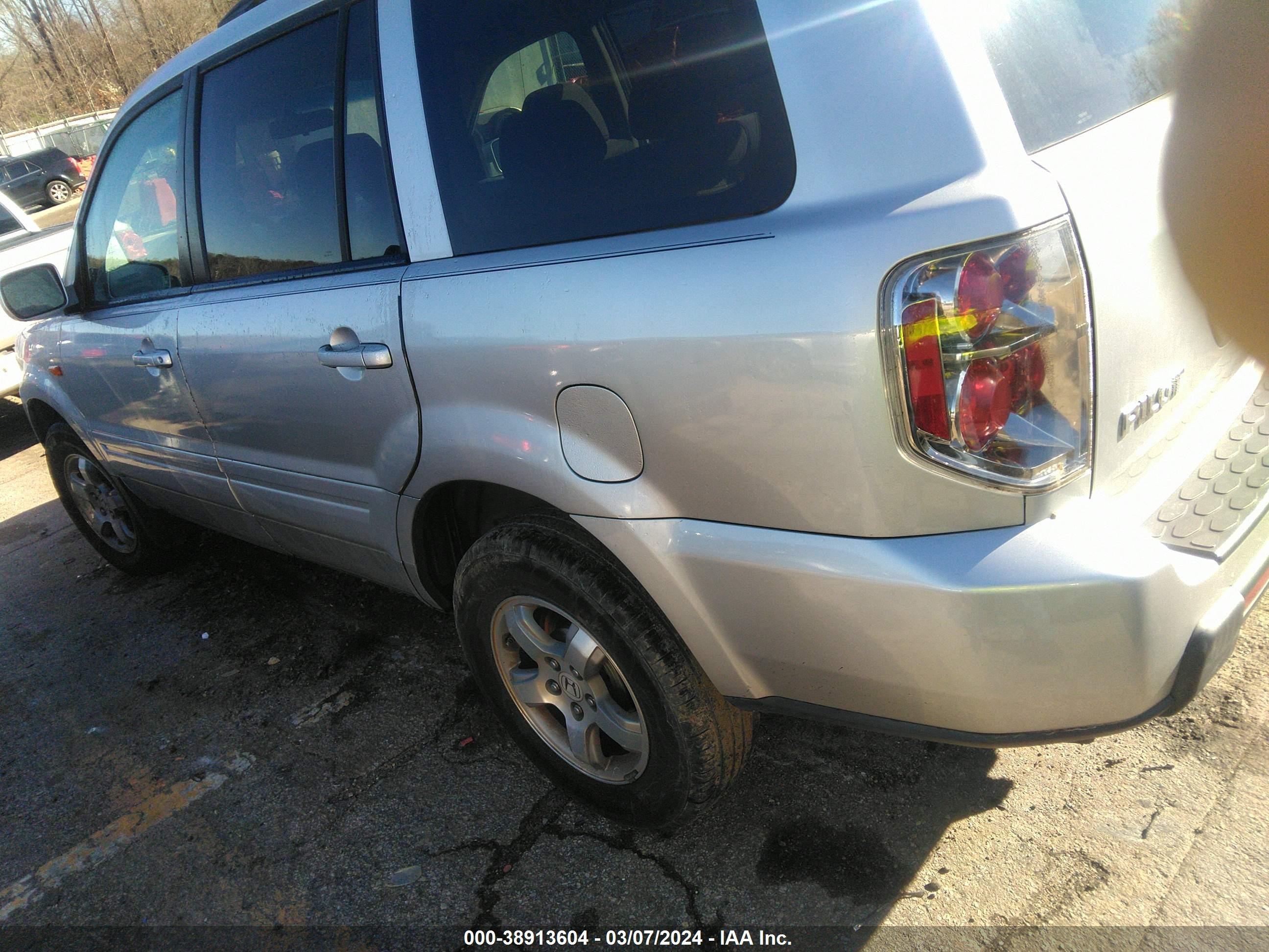 Photo 2 VIN: 5FNYF28477B043640 - HONDA PILOT 