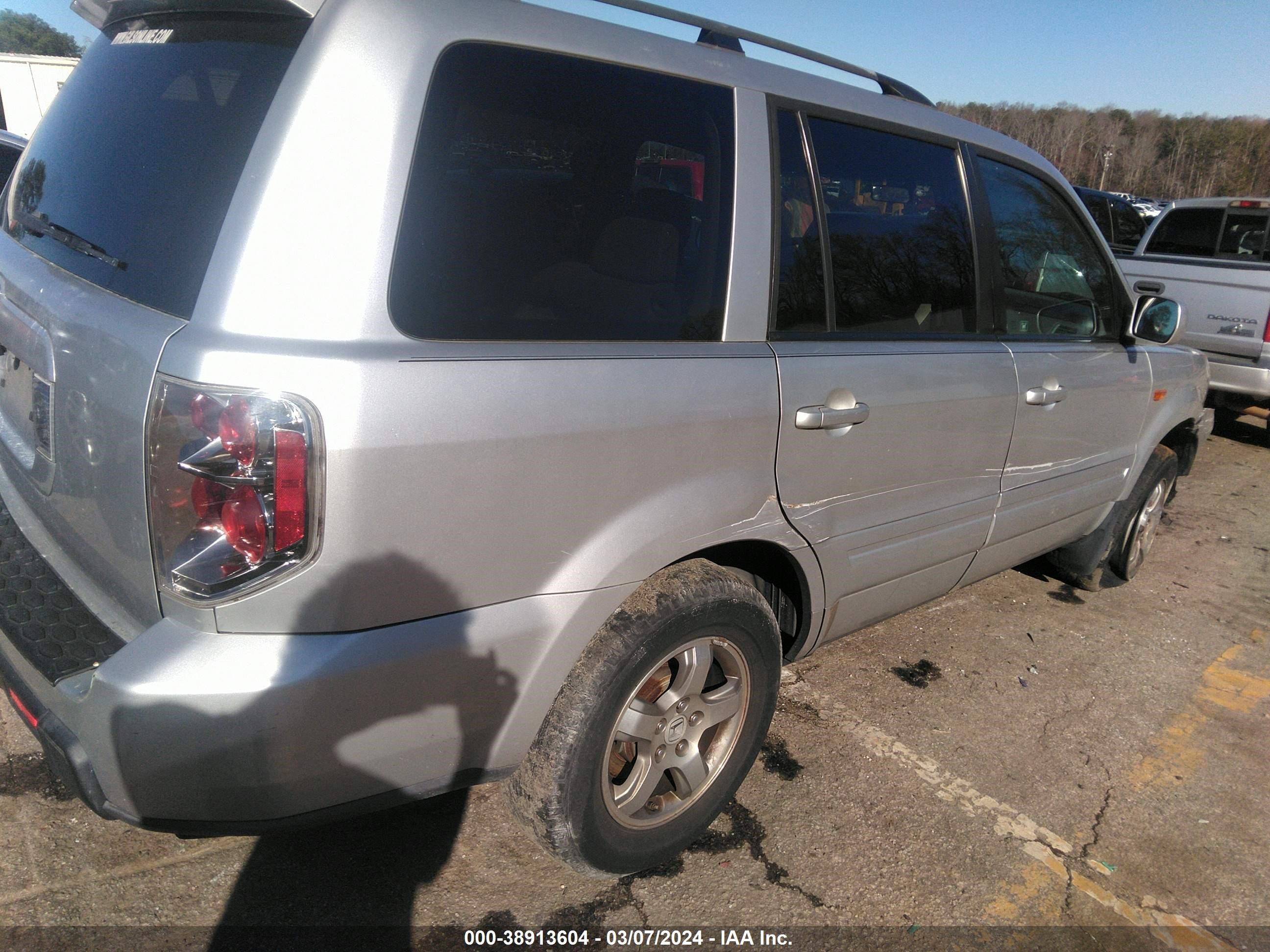 Photo 3 VIN: 5FNYF28477B043640 - HONDA PILOT 