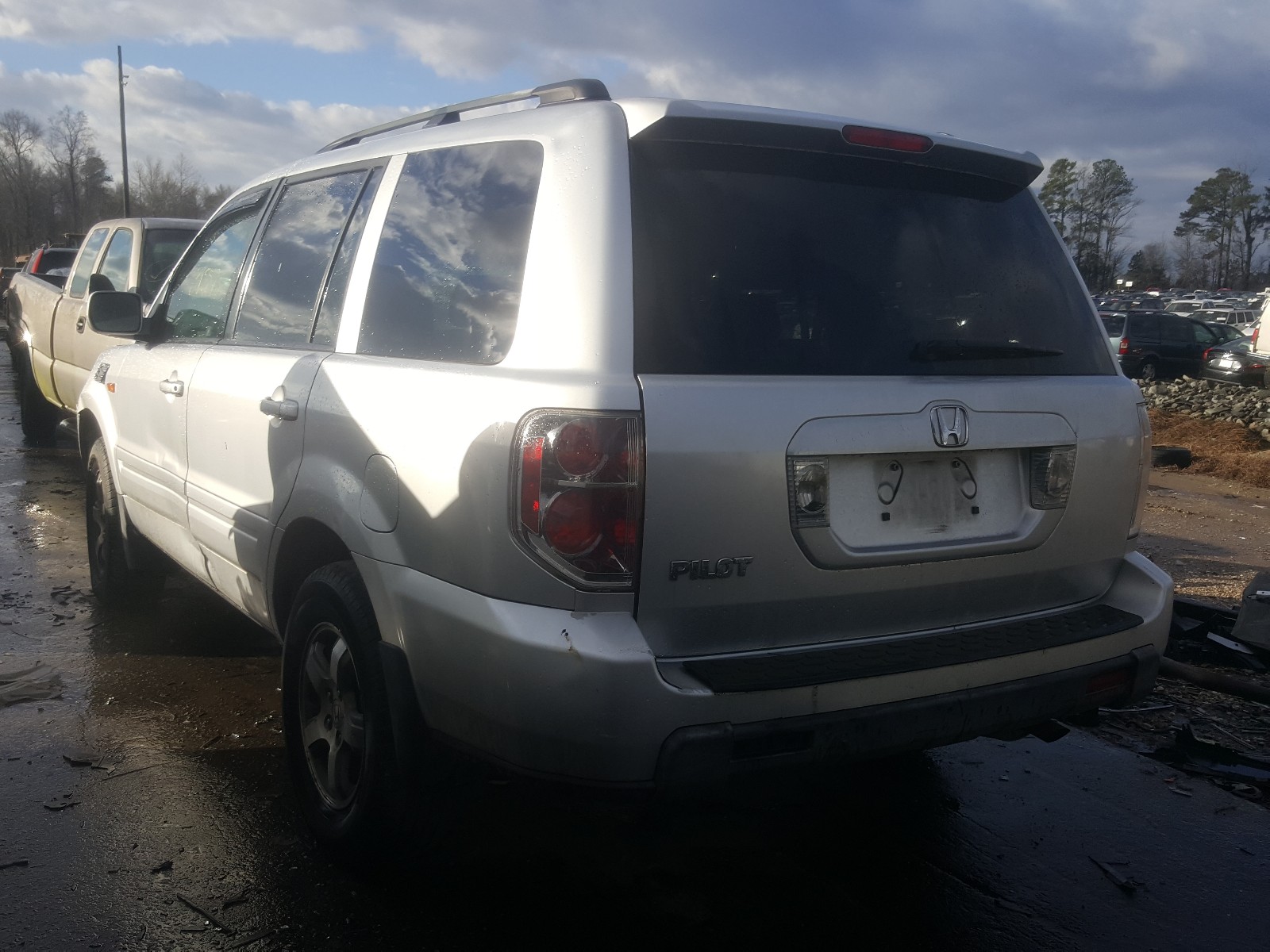 Photo 2 VIN: 5FNYF28486B004845 - HONDA PILOT EX 